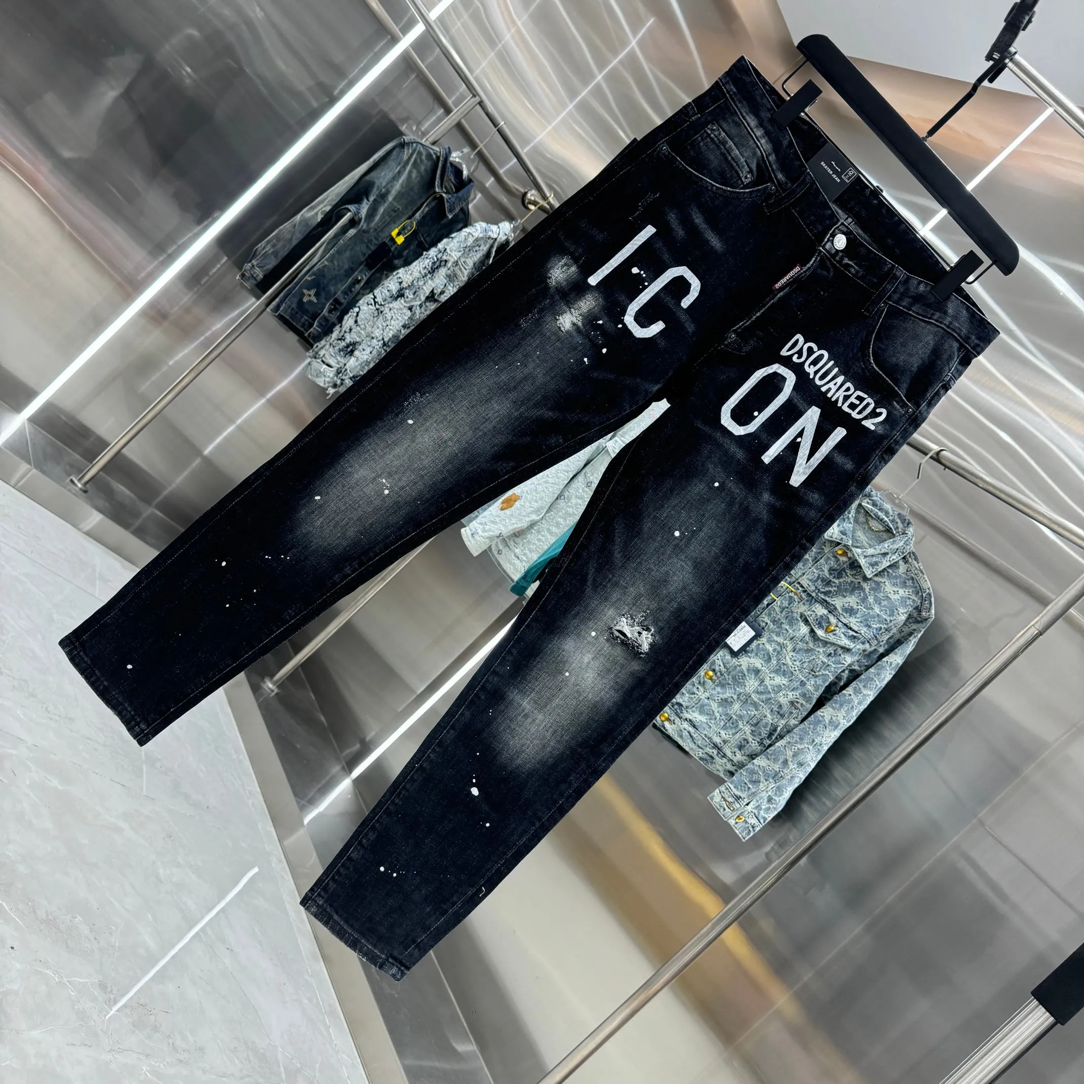 P300 DSQUARED2 letter graffiti hole craft street fashion slim fit stretch jeans color black size 30 32 34 36 38 40