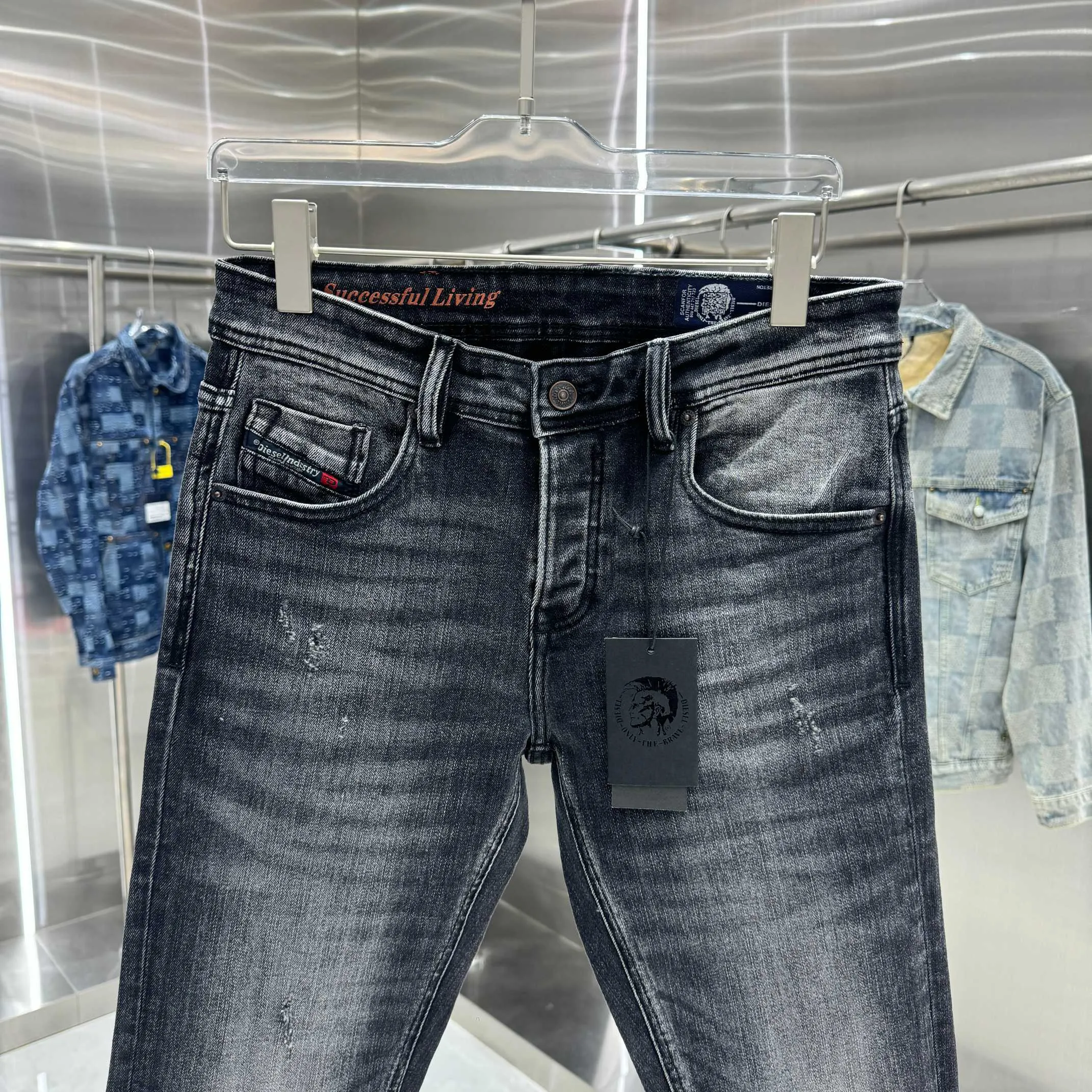 P300 DSQUARED2 Frayed Street Fashion Slim Fit Small Legs Stretch Jeans Color Black Size 30 32 34 36 38 40