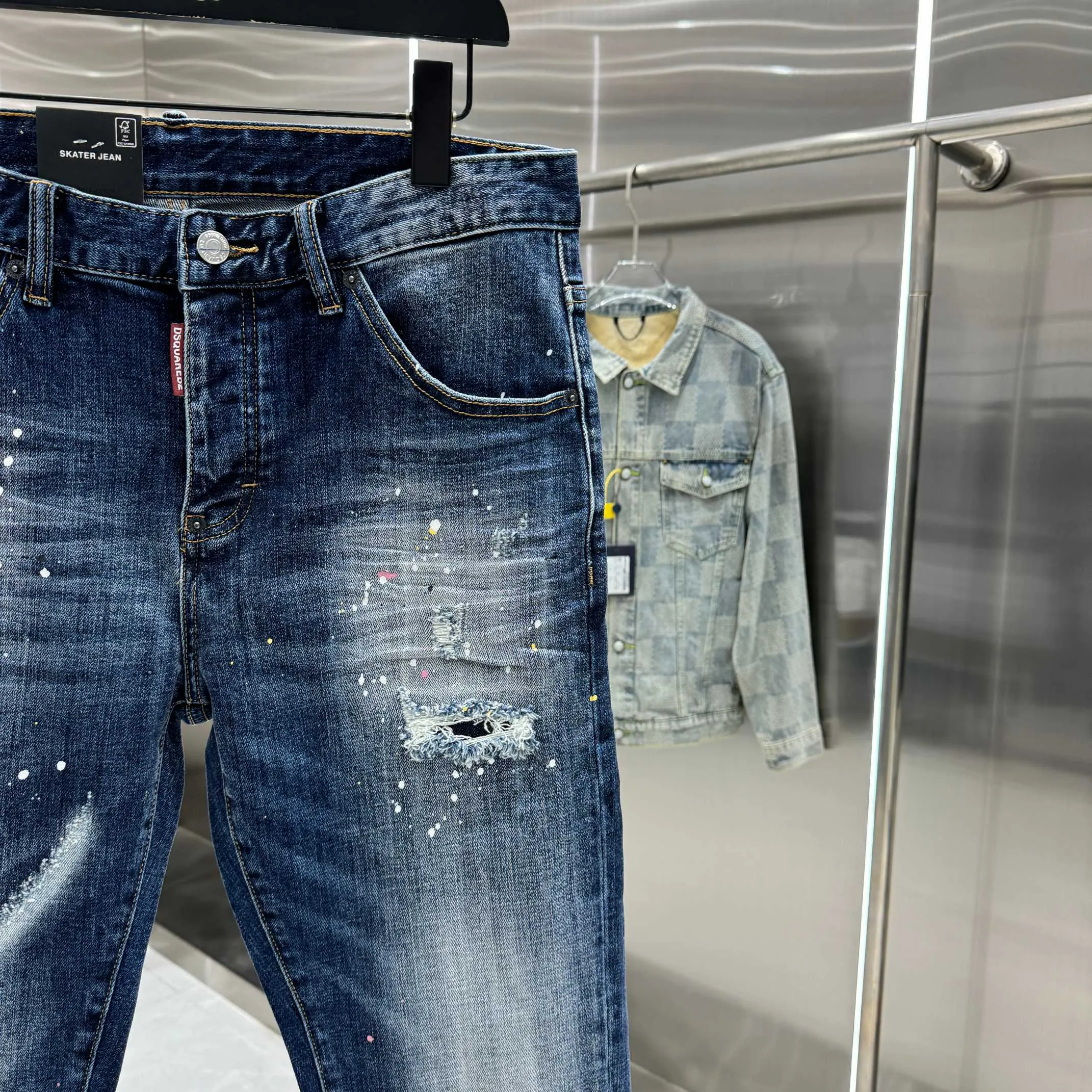 P300 DSQUARED2 graffiti hole washed craft street fashion slim fit stretch jeans color blue size 30 32 34 36 38 40