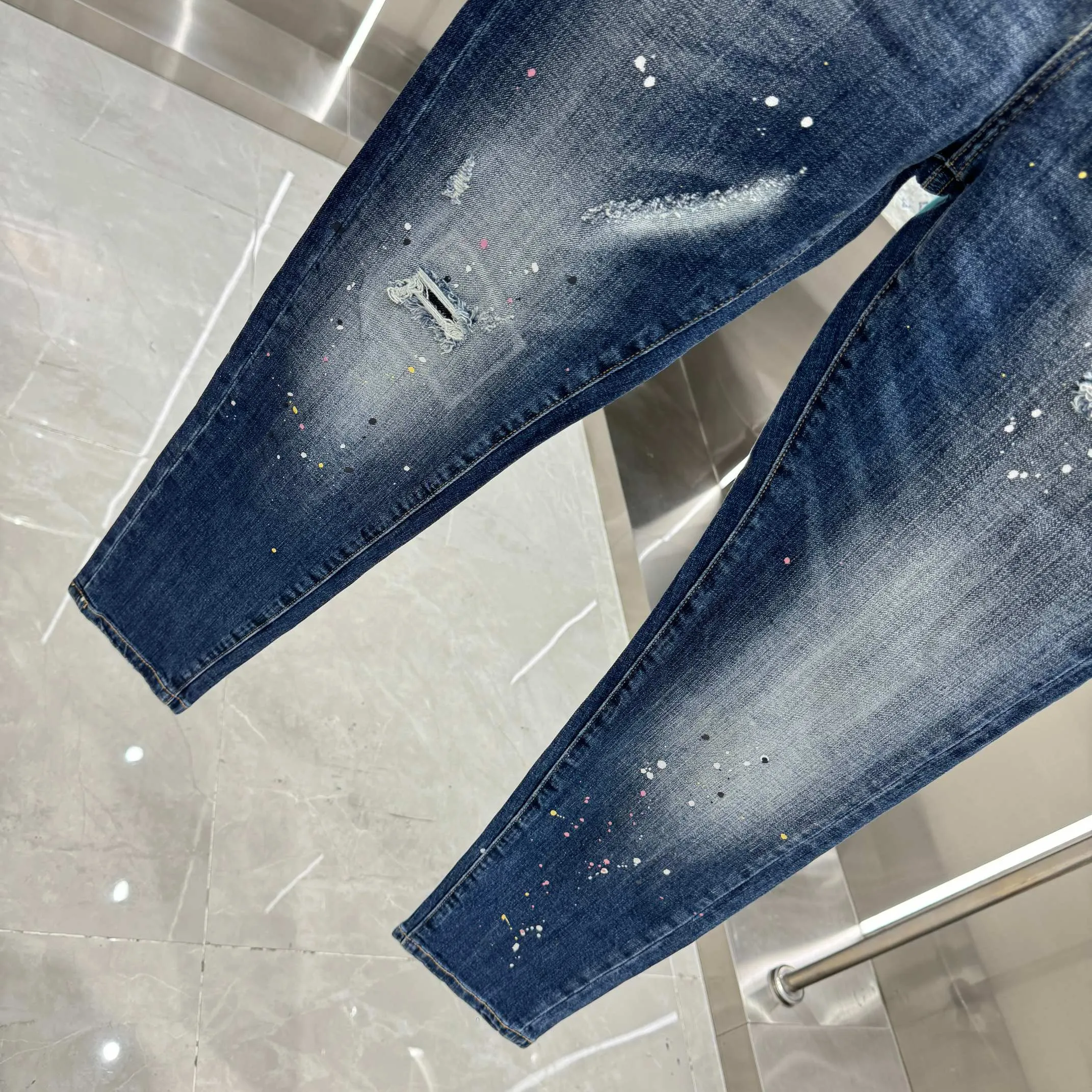 P300 DSQUARED2 graffiti hole washed craft street fashion slim fit stretch jeans color blue size 30 32 34 36 38 40