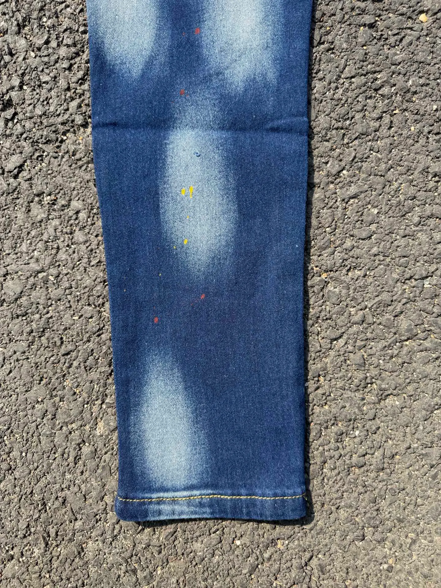 P186 💰 D2 new embroidered men's ripped trendy jeans, elastic personalized patches, slim fit, beggar's pants with small feet, top-quality materials, super soft high cotton washed denim fabric, each piece of washed denim fabric costs up to three times more than the conventional process. The touch is extremely delicate and the texture is very good. The whole body is simple and elegant. The back pocket of the trousers uses high-end direct injection technology. It is extremely exquisite. Full marks for details. Color: Picture color Size: 30-22-34-36 (corresponding to M-L-XL-XXL)