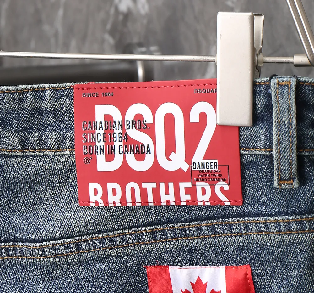 P240 Second Power 2025 Autumn and Winter European Counter New Style Super A Purchasing Level Overseas Trading Company Order Source, Top Original High-end Men's Customized Fashion Slim Small Straight Jeans 2818 Color: Heavy craftsmanship, fried sand and water, picture color Size: 29-40 Fabric: Denim washed jeans! Luxurious experience. Customer-supplied trade channel. The simple and charming classic trousers are made of customer-supplied denim. The texture is thick, comfortable and breathable. The cutting of high-quality craftsmanship is top-notch, and the overall design is very exquisite. The cuffing design on the inside and outside is perfect, and the use of poly-strand mechanical needle edge banding technology highlights the brand's luxurious inner charm. The brand logo is full and thick, and the chiseled buttons are thick and rigorous, bringing a new fashion taste to this ordinary trousers!  Excipients: Complete with three standards