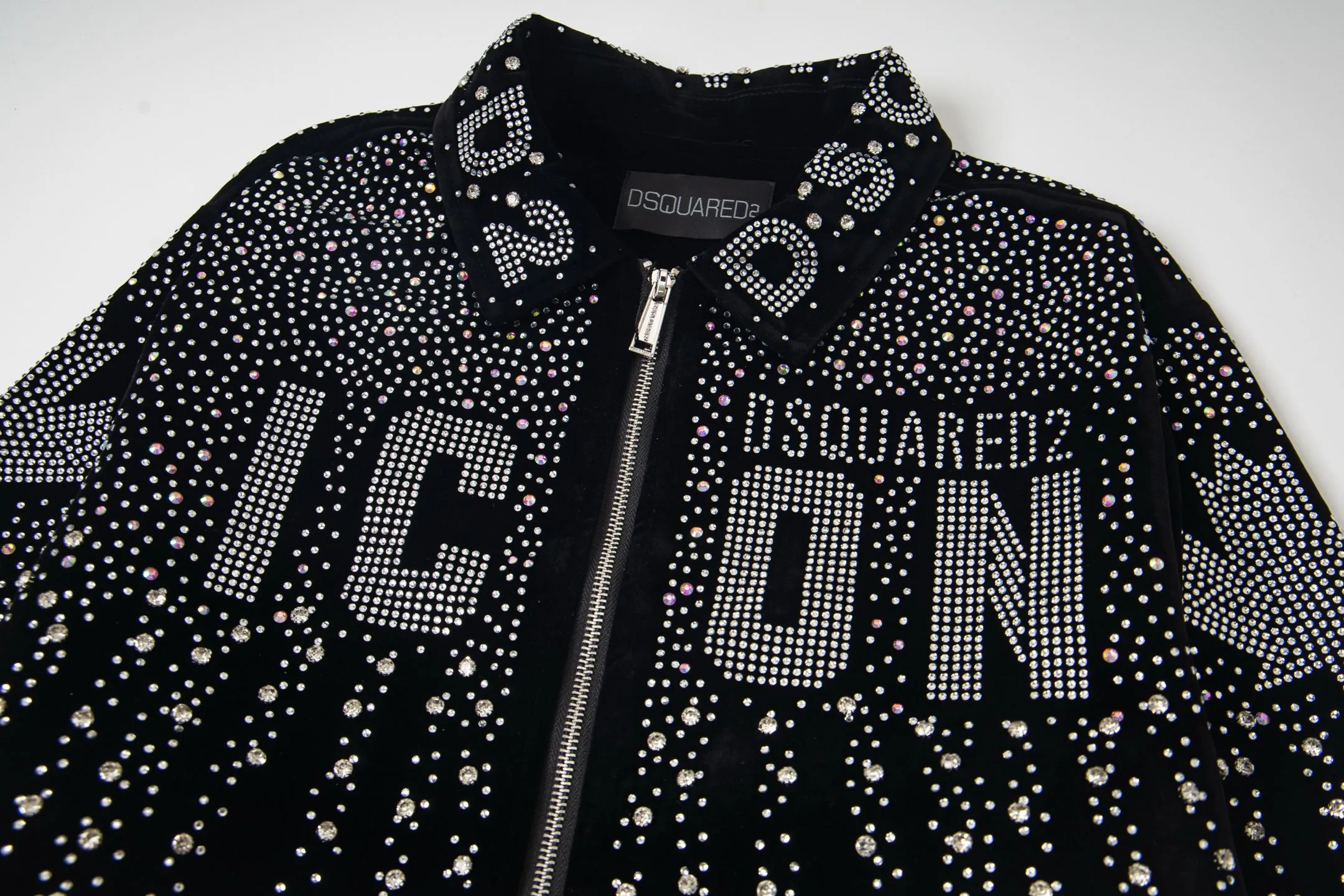 P600 D S Q 2 super high-end black velvet, meteor shower design, brand new popular men's zipper jacket, high-end Middle Eastern flash diamond craftsmanship, plus granular crystal beads, high-end real thing, very fashionable, and the upper body is incomparably handsome.