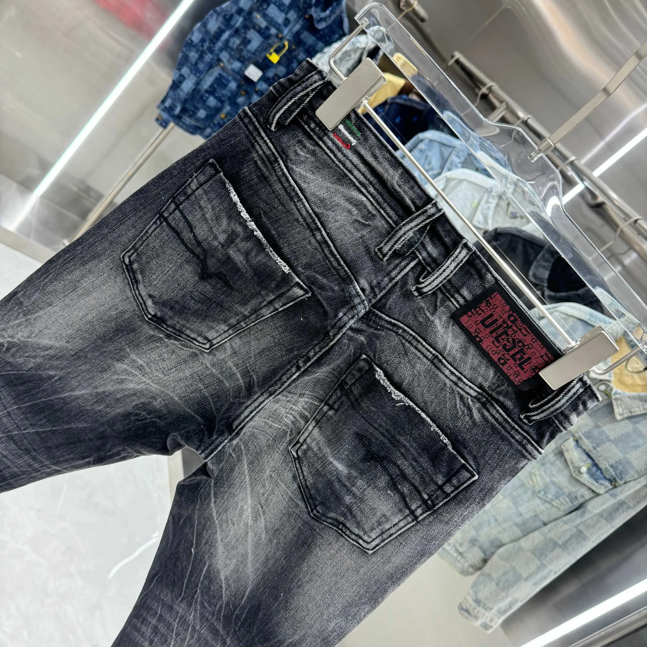 P300 DSQUARED2 Heavy-duty washed and frayed street fashion slim-fitting stretch jeans Color Black Size 30 32 34 36 38 40