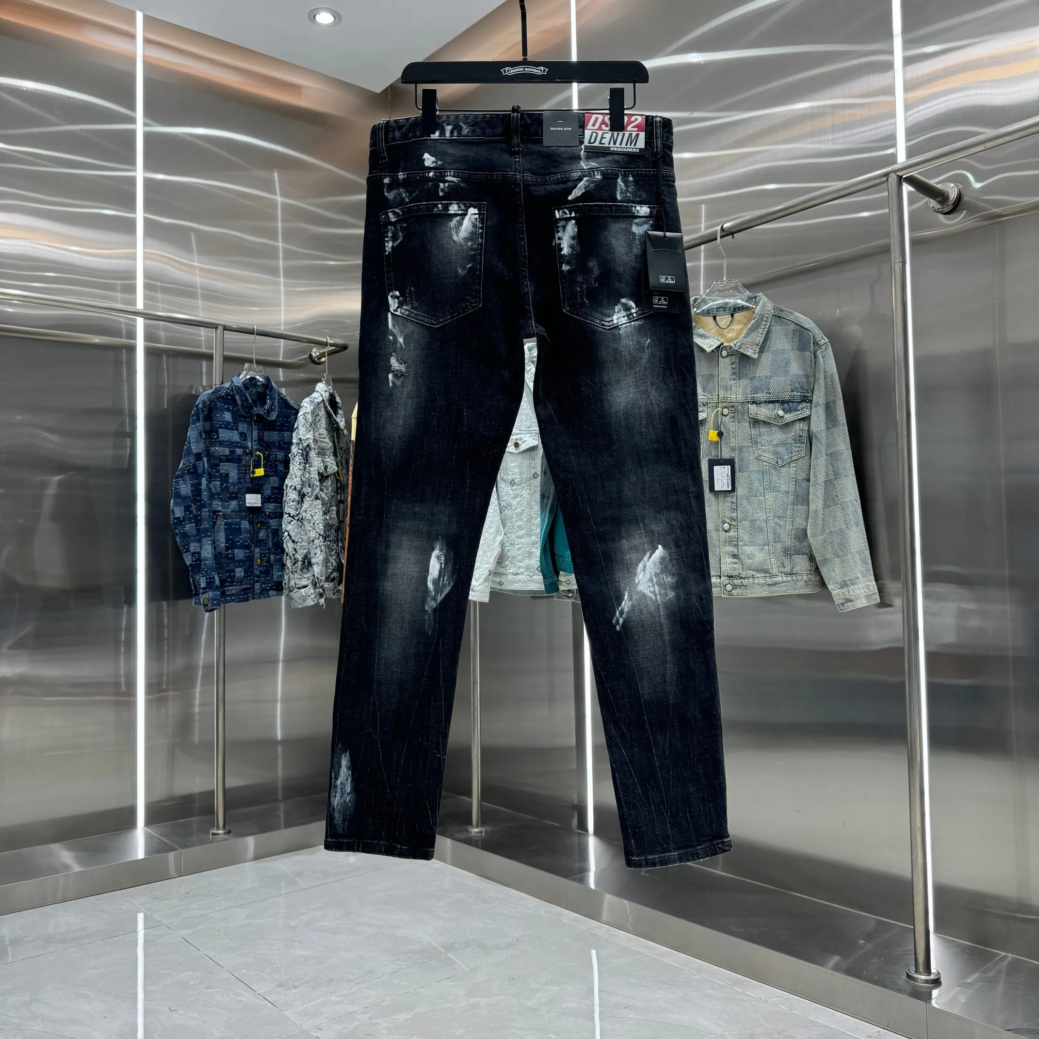 P300 DSQUARED2 graffiti hole washed craft street fashion slim fit stretch jeans Color Black Size 30 32 34 36 38 40