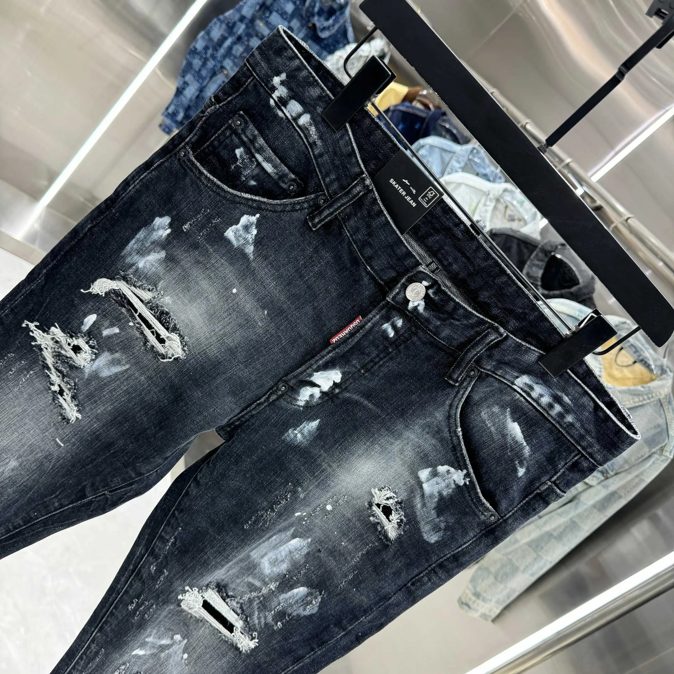 P300 DSQUARED2 graffiti hole washed craft street fashion slim fit stretch jeans Color Black Size 30 32 34 36 38 40