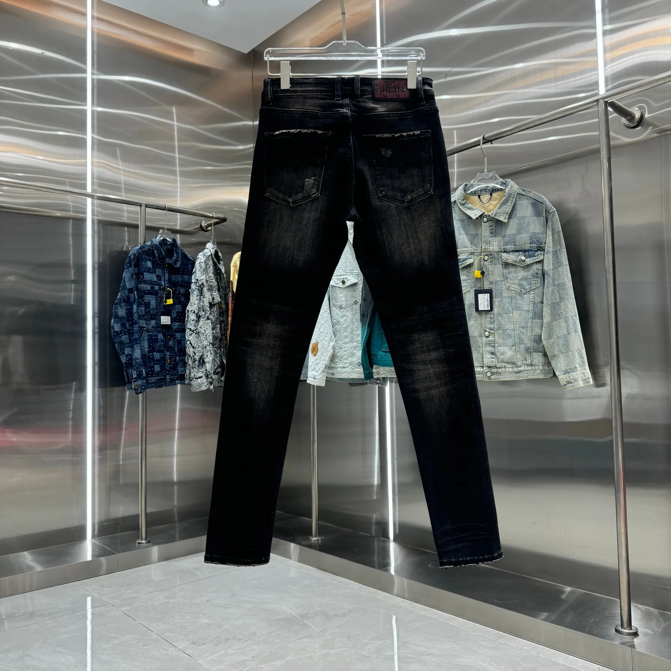 P300 DSQUARED2 Frayed Street Fashion Slim Fit Small Legs Stretch Jeans Color Black Size 30 32 34 36 38 40