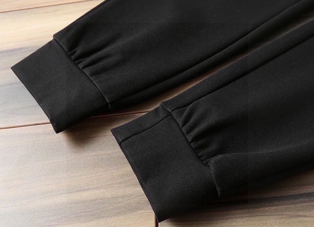 P400 💰 [DSQ2 Second Power] (Fat Man Gospel) hot-selling suit is coming. Focus on the original version of the official website. 2025 new hot-selling cardigan sweater suit. The original order is the best. 🇭🇰The meticulous work of top designers. Just for a fitting and perfect upper body effect. 100% natural Roman cotton, close-fitting comfort, noble and elegant! Original hardware embodies elegance and nobility! Counter size: M-5XL (maximum wear up to 220 pounds)