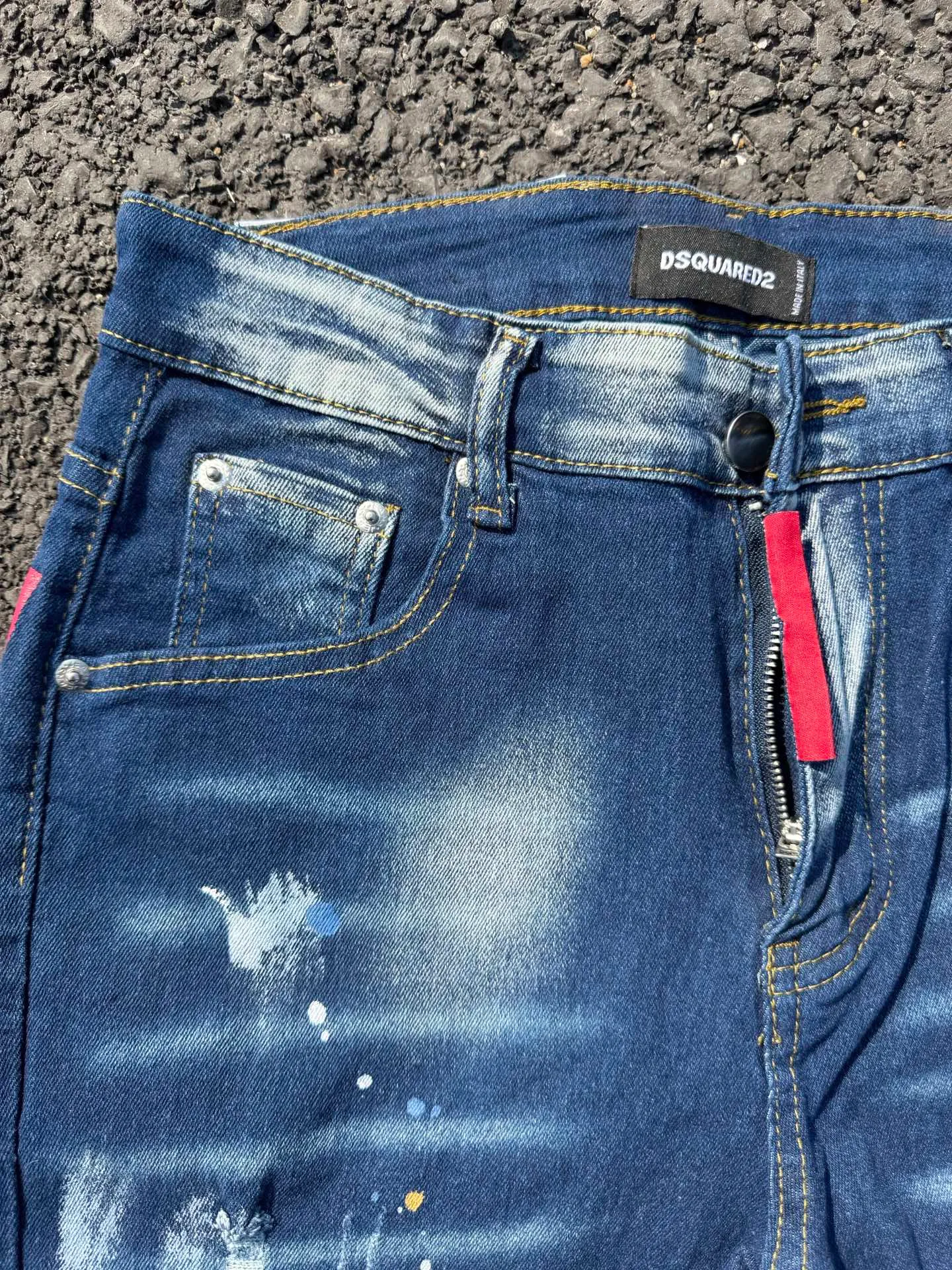 P186 💰 D2 new embroidered men's ripped trendy jeans, elastic personalized patches, slim fit, beggar's pants with small feet, top-quality materials, super soft high cotton washed denim fabric, each piece of washed denim fabric costs up to three times more than the conventional process. The touch is extremely delicate and the texture is very good. The whole body is simple and elegant. The back pocket of the trousers uses high-end direct injection technology. It is extremely exquisite. Full marks for details. Color: Picture color Size: 30-32-34-36 (corresponding to M-L-XL-XXL)