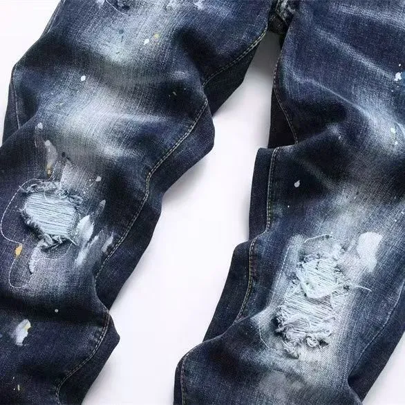 P186 💰 D2 new embroidered men's ripped trendy jeans, elastic personalized patches, slim fit, beggar's pants with small feet, top-quality materials, super soft high cotton washed denim fabric, each piece of washed denim fabric costs up to three times more than the conventional process. The touch is extremely delicate and the texture is very good. The whole body is simple and elegant. The back pocket of the trousers uses high-end direct injection technology. It is extremely exquisite. Full marks for details. Color: Picture color Size: 30-32-34-36 (corresponding to M-L-XL-XXL)