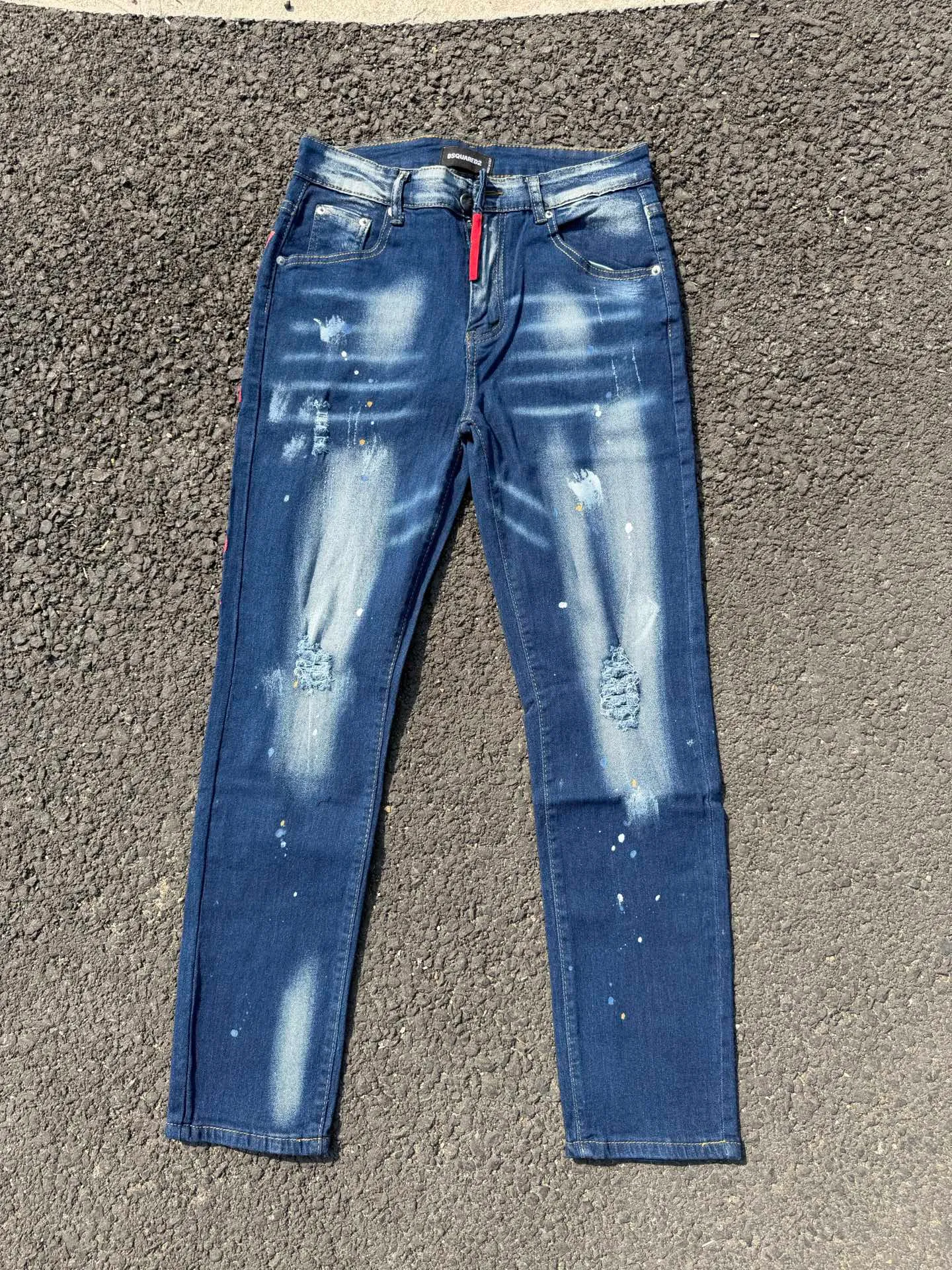 P186 💰 D2 new embroidered men's ripped trendy jeans, elastic personalized patches, slim fit, beggar's pants with small feet, top-quality materials, super soft high cotton washed denim fabric, each piece of washed denim fabric costs up to three times more than the conventional process. The touch is extremely delicate and the texture is very good. The whole body is simple and elegant. The back pocket of the trousers uses high-end direct injection technology. It is extremely exquisite. Full marks for details. Color: Picture color Size: 30-32-34-36 (corresponding to M-L-XL-XXL)