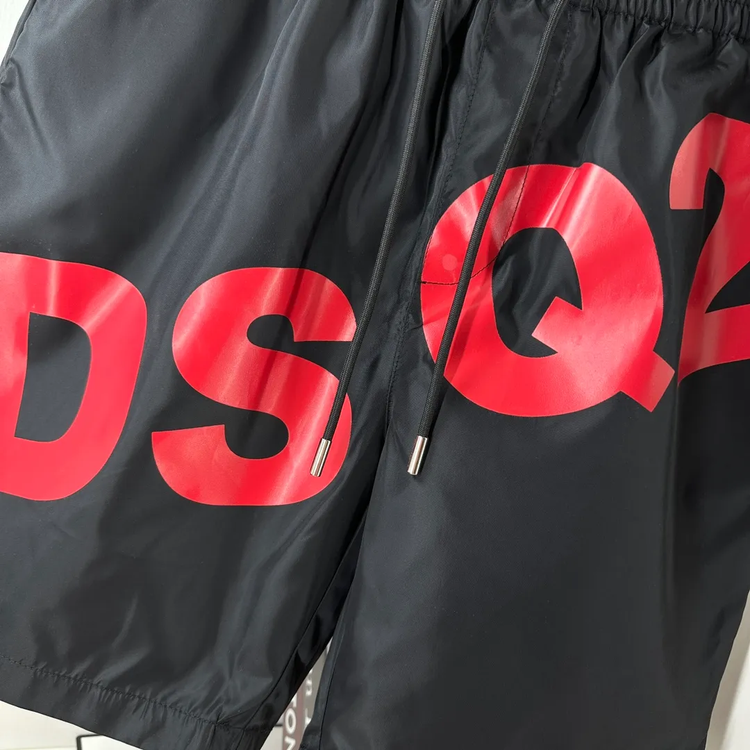 P180, DSQ, 2024 new summer wear, synchronized with the official website. The style is simple but not simple, super stylish. The mesh beach shorts use imported 100% fiber super-heavy hand printing technology, especially the logo decorative design. They are very fashionable. I have to praise their grasp of details. The colors are fashionable and super versatile. You can wear them to walk in every city and every occasion. It is relaxed and fashionable enough! 🍻 Size: M~3X (loose style) Please state your height and weight when placing an order