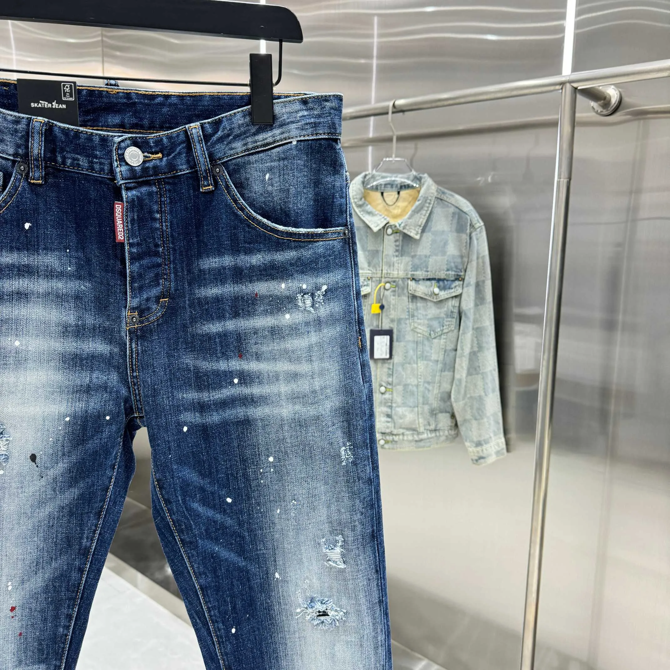 P300 DSQUARED2 graffiti hole washed craft street fashion slim fit stretch jeans color blue size 30 32 34 36 38 40