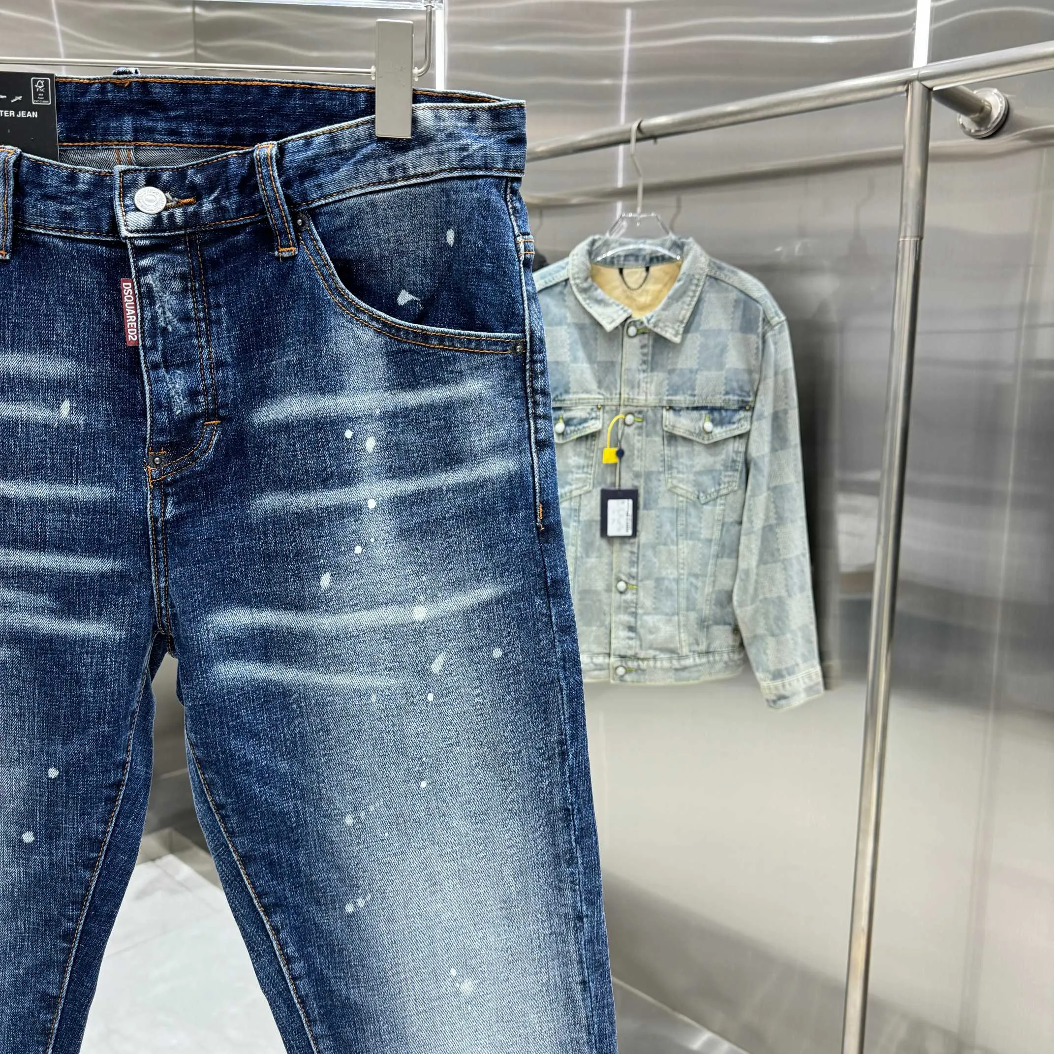 P300 DSQUARED2 graffiti hole washed craft street fashion slim fit stretch jeans color blue size 30 32 34 36 38 40