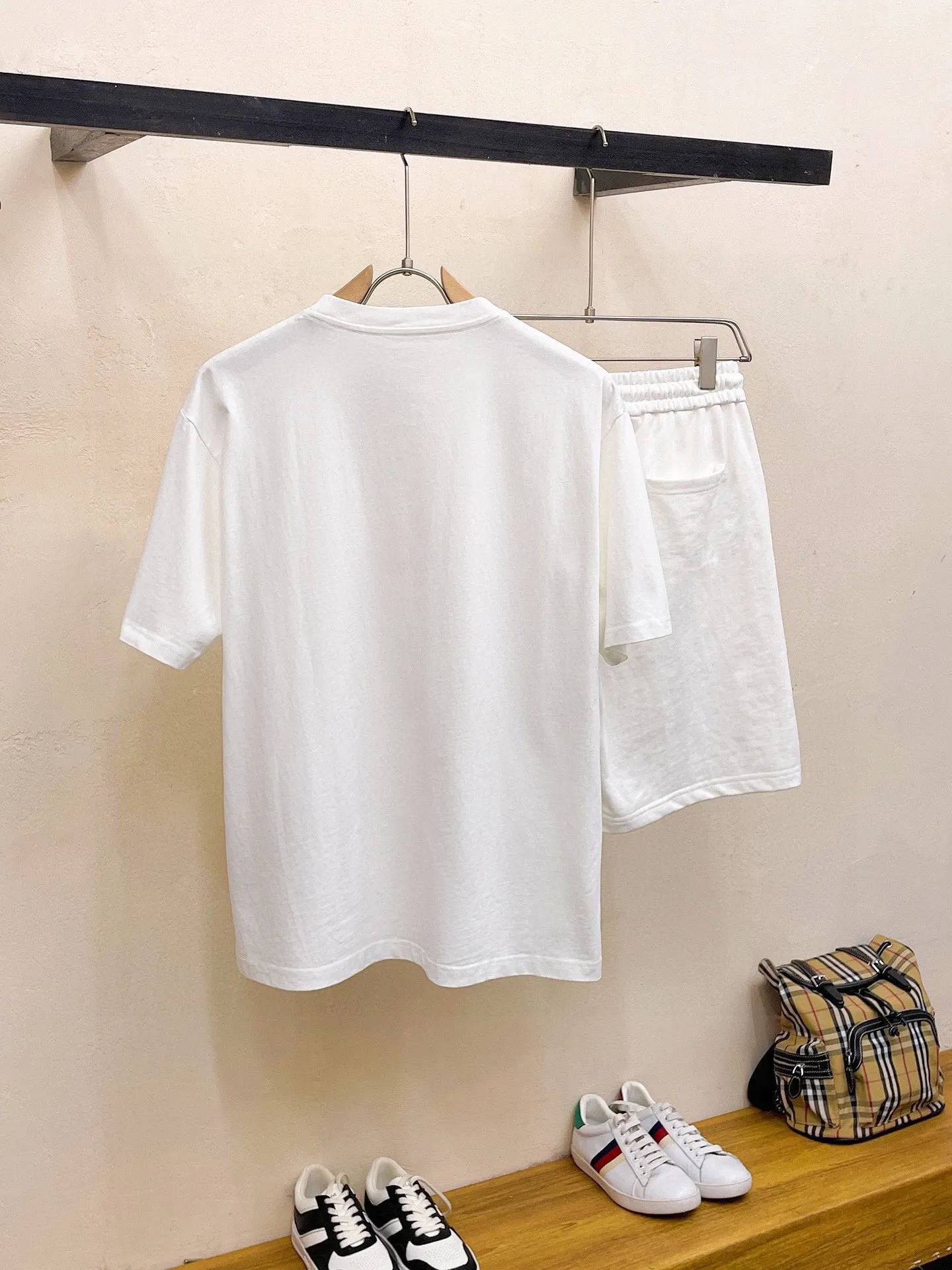 P280 brand [DSQ2 second power] 2025 new men’s short-sleeved shorts suit! Synchronous sales on the official website! High-end version on the market! It feels delicate and soft! Make you more comfortable to wear! The draped silhouette is awesome! Size: M-5XL (please state your height and weight when placing an order)