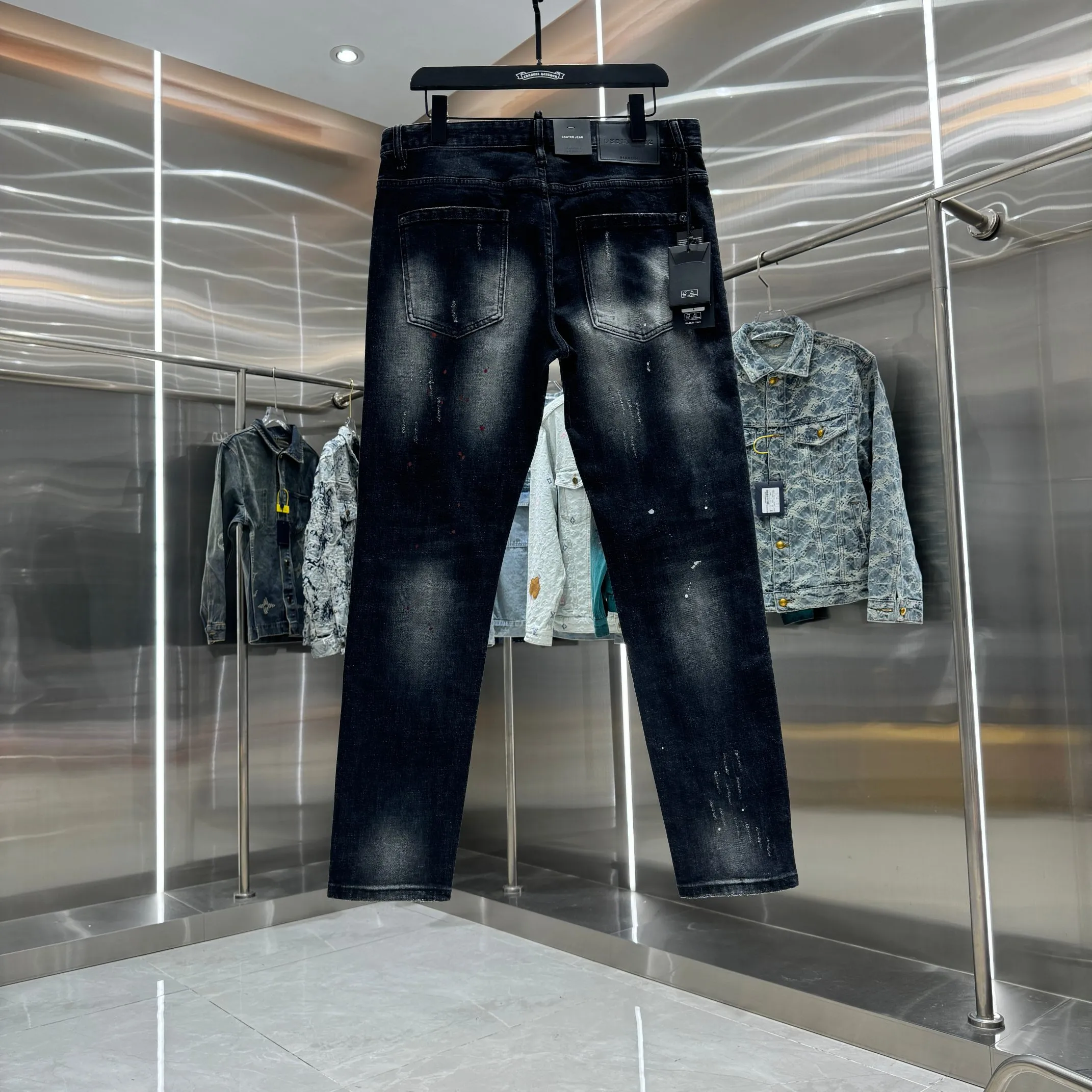 P300 DSQUARED2 Graffiti hole craft street fashion slim fit stretch jeans Color Black Size 30 32 34 36 38 40