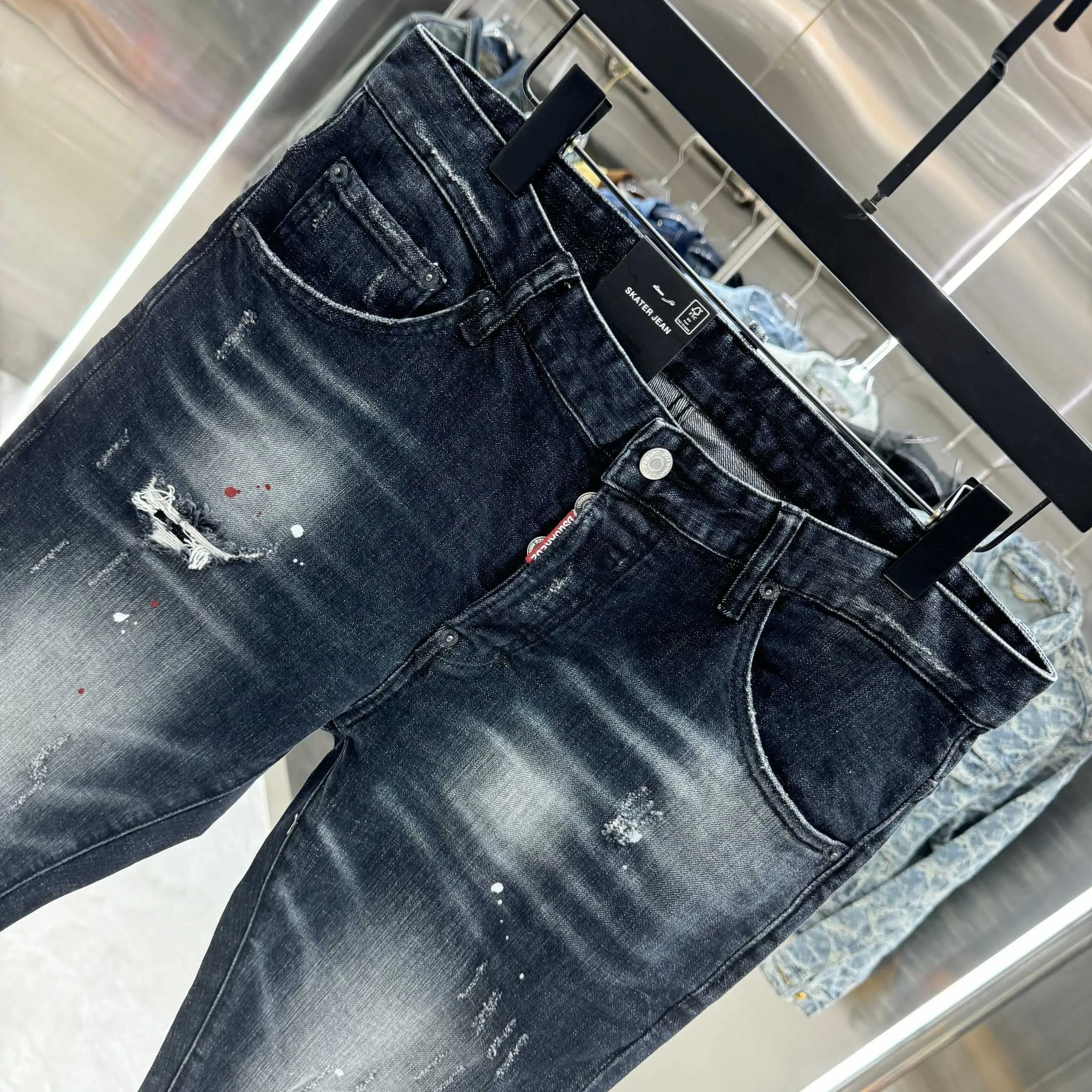 P300 DSQUARED2 Graffiti hole craft street fashion slim fit stretch jeans Color Black Size 30 32 34 36 38 40