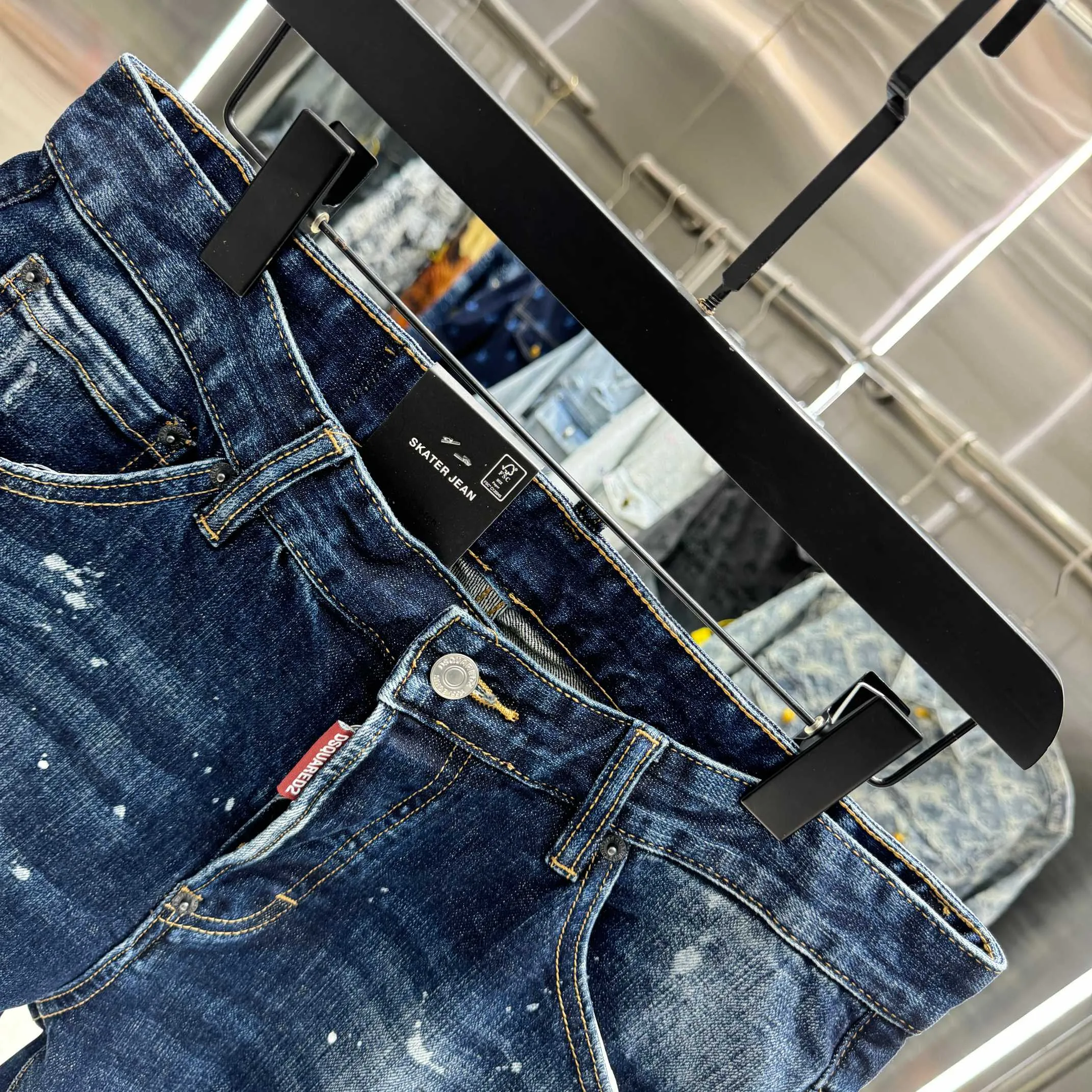 P300 DSQUARED2 graffiti hole washed craft street fashion slim fit stretch jeans color blue size 30 32 34 36 38 40