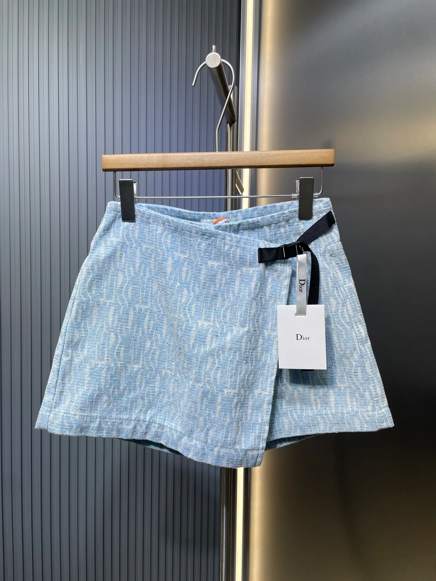 🅿️350 DIO25 new letter metal buckle panel pants skirt, customized twill fabric! Classic patchwork culottes design! Versatile, fashionable and high-end! Age-reducing girlish style is elegant and charming! A wardrobe essential! The 3D three-dimensional tailoring is extremely slimming, and it is highly recommended to keep it for yourself✔️SML