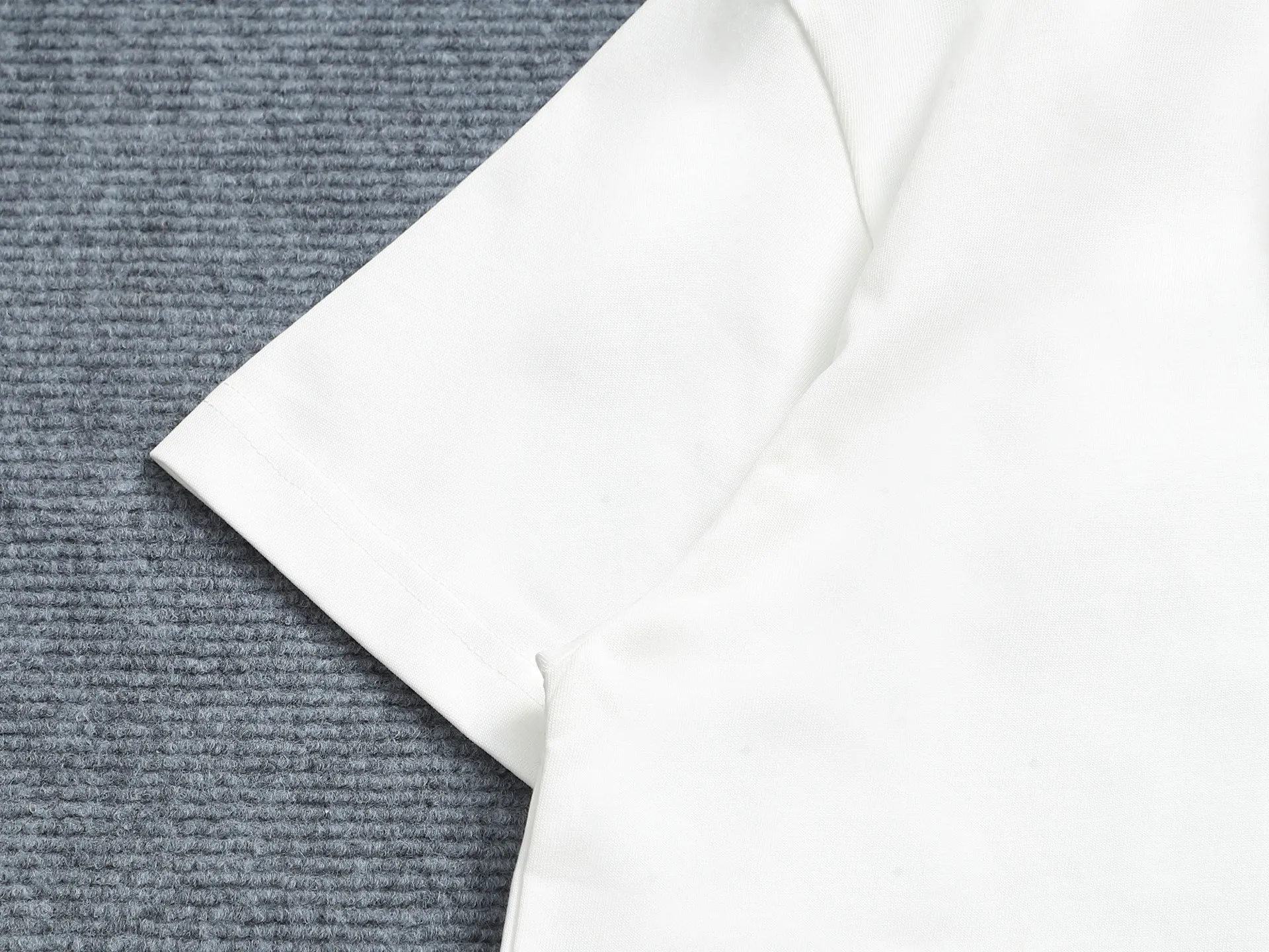 🅿️170 Dior 260g round neck short-sleeved T-shirt, simple towel color block embroidered small label LOGO light luxury design, official synchronization, high version, high quality, fashionable personality, versatile trend, pure original quality, original fabric, tag, collar label, washed wheat, three labels complete, color: black, white, size: XS-L
