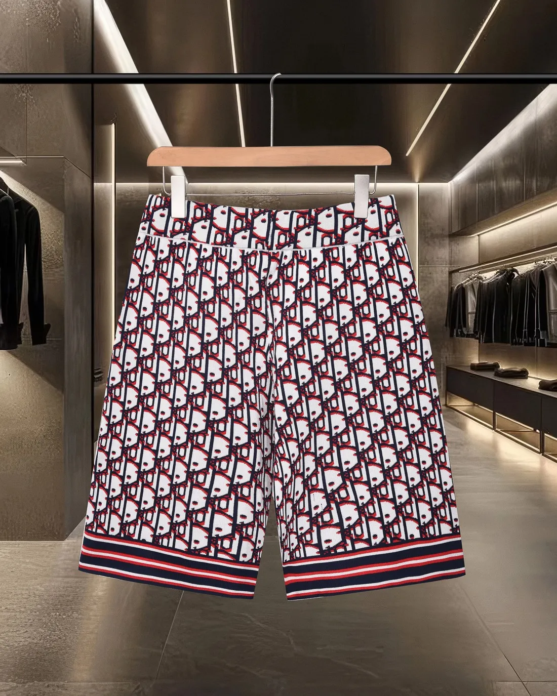 🅿️236 (shipped the next day) Dior/Dior CD classic jacquard barrage logo knitting technology, compact three-dimensional version, full flower stripe splicing Customized trouser cord hardware with strong texture, concave and convex three-dimensional sense, fashionable and casual 2025ss official website new original fabric Official same style Shorts customization Mesh sweater knitted fabric High-end version, counter customized fabric Highly breathable and comfortable, exquisitely crafted, with impeccable details, ✅customized logo-engraved buttons, complete with three labels. Brand element design concept reflects high quality. It feels delicate and soft! Presenting casual tailoring, the upper body shape is awesome🐍 Size: M-2XL