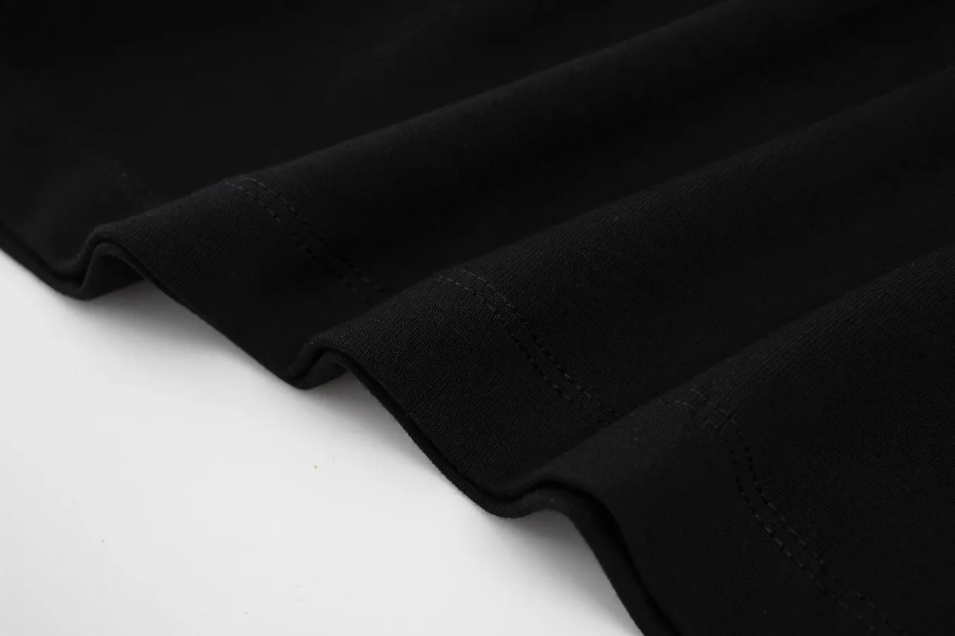 🅿️146 Style: 2026 new DIOR short-sleeved T-shirt Material: High version 300g double yarn combed cotton Size: S～XL Color: Black Style number: F3017