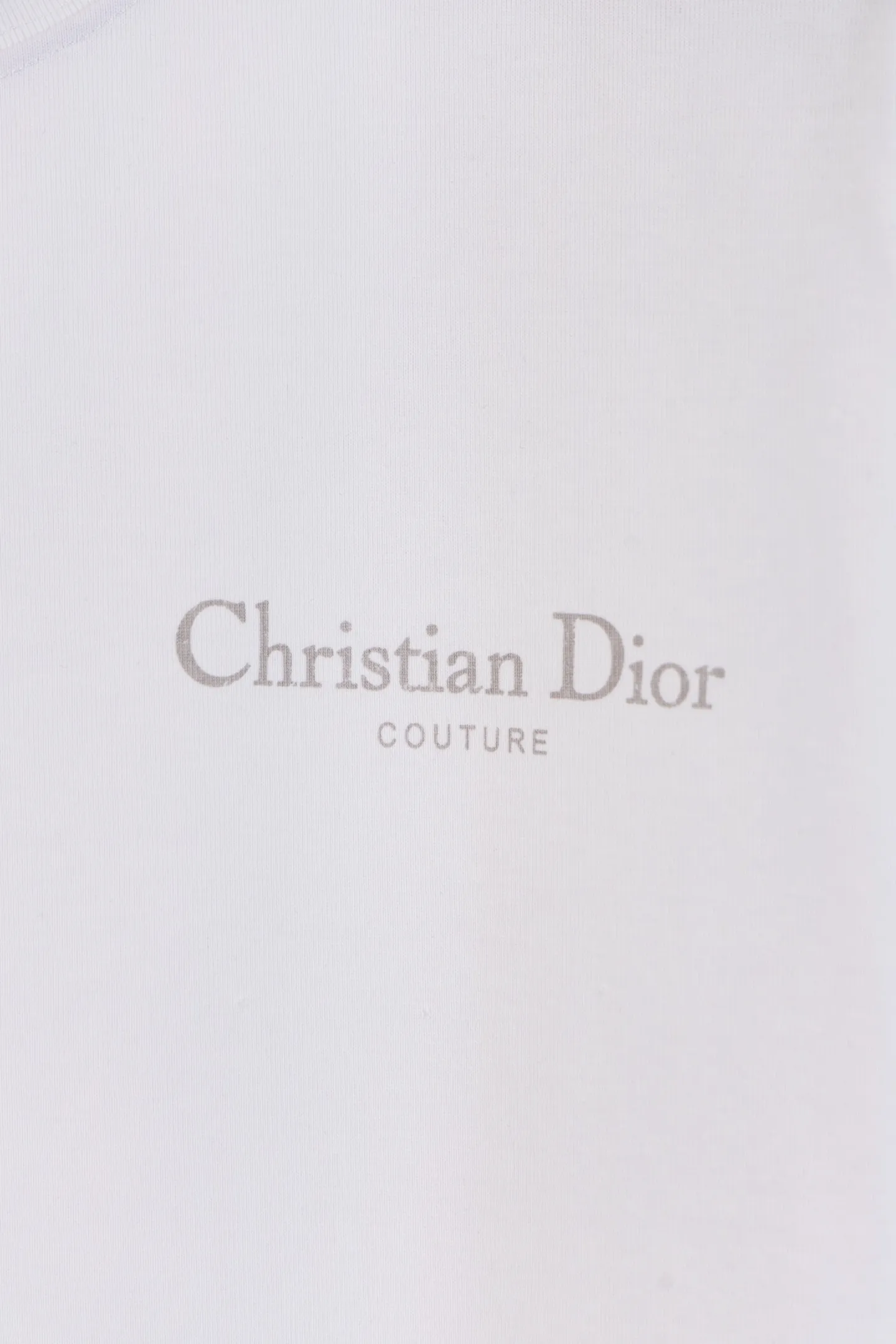 🅿️170 style number k8038 DIOR printed letters‼ ️Short-sleeved T-shirt® is the same as the official website *Customized 280g cotton fabric, soft, skin-friendly and comfortable *Laminated letter logo on the front *A very simple and elegant one that is unparalleled in terms of upper body comfort, interpreting your luxury and taste, and creating your fashionable style and charm. ⚠️Washing method: It is recommended to dry clean or wrap the reverse side in a laundry bag and machine wash it quickly in cold water and let it dry naturally! ⚠️Same style for men and women 𝐂𝐎𝐋𝐎𝐔𝐑: white black 𝐒𝐈𝐙𝐄 XS S M L