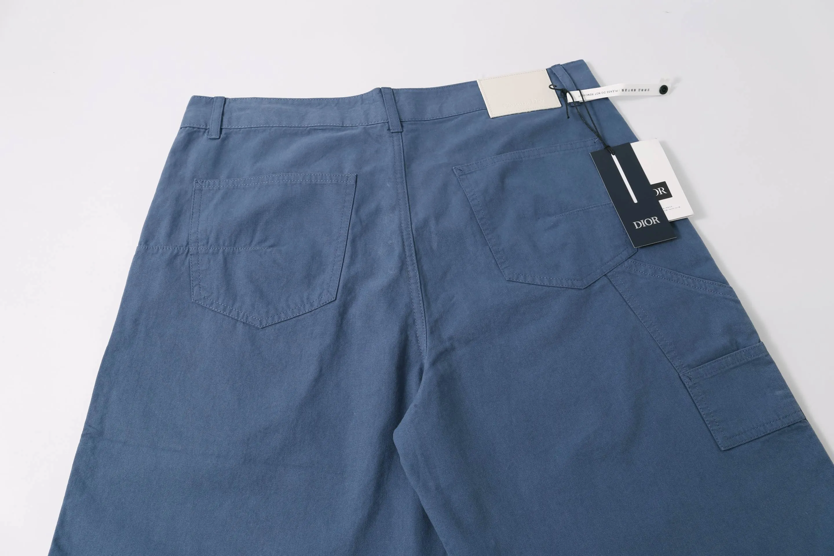 🅿️270 High-quality and new DIO* Dior small letter embroidered work shorts. The latest summer check work shorts are originally purchased and developed using 60-count plain fabric. The exclusive color and fabric need to be customized and dyed. The waistband has a unique lock. The hardware logo needs a full set of customized fabrics. The upper body is loose and versatile! Size: xs-l