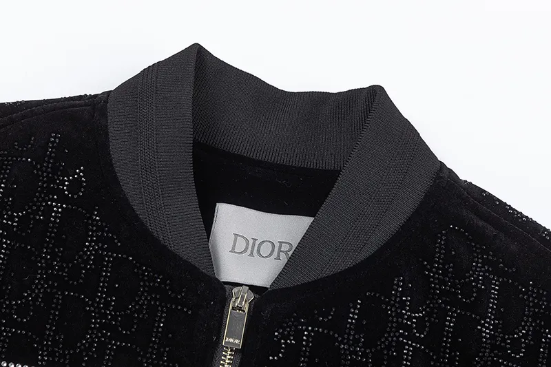 🅿️560 25FW new autumn and winter Korean velvet baseball collar hot diamond jacket, men's classic sports and leisure cardigan jacket! Trading company channels are rare, and they are sold simultaneously. They use imported materials supplied by customers. The texture is tough, straight and stylish. Classic brand letters + classic elements are embellished. The contrasting color effect makes the whole thing more fashionable and colorful, and it also takes into account extremely high brand recognition! M-3XL