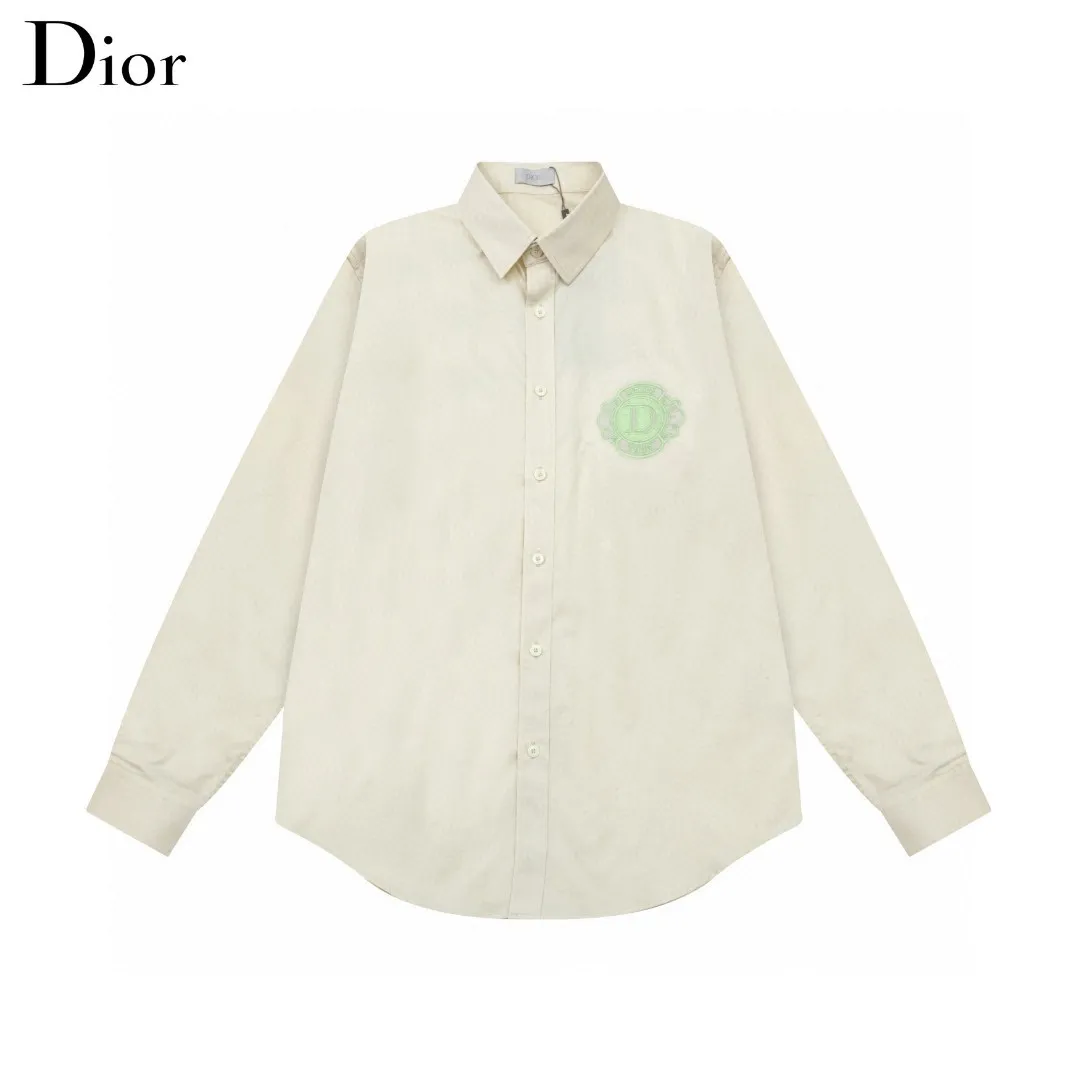 🅿️326 DIOR Dior 🔥The most popular style is coming. Fluorescent logo embroidered 1947 letter pattern long-sleeved shirt. 2024ss official website new long-sleeved shirt, exquisite embroidered logo. High-end version, customized fabrics at the counter. Highly breathable and comfortable, exquisitely crafted, impeccable detail processing, ✅customized logo engraved buttons, complete with three labels. Brand element design concept reflects high quality. It feels delicate and soft! It presents a casual cut and the upper body shape is great! 🐉Code number: M-XXL