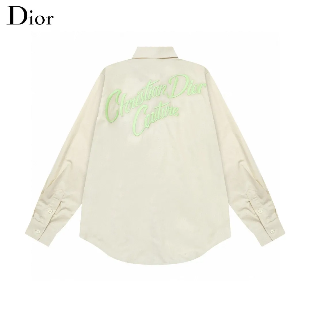 🅿️326 DIOR Dior 🔥The most popular style is coming. Fluorescent logo embroidered 1947 letter pattern long-sleeved shirt. 2024ss official website new long-sleeved shirt, exquisite embroidered logo. High-end version, customized fabrics at the counter. Highly breathable and comfortable, exquisitely crafted, impeccable detail processing, ✅customized logo engraved buttons, complete with three labels. Brand element design concept reflects high quality. It feels delicate and soft! It presents a casual cut and the upper body shape is great! 🐉Code number: M-XXL