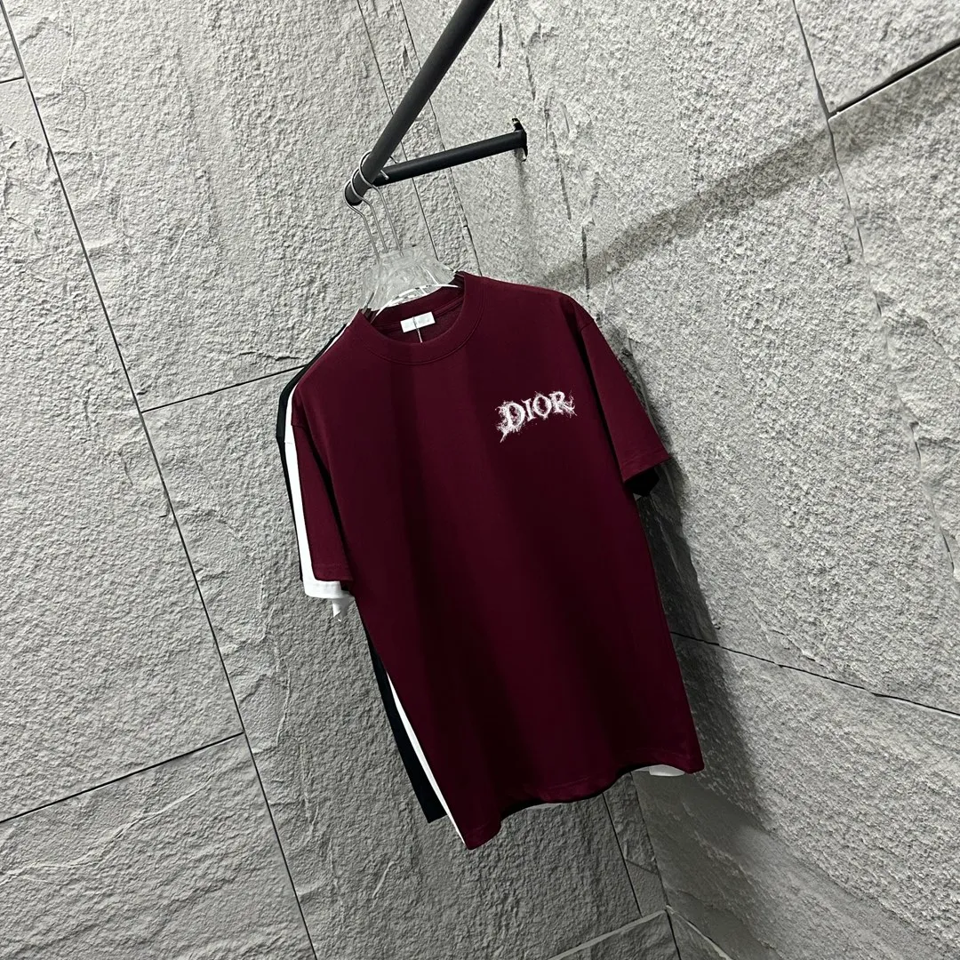 🅿️180 Dio* Dior 2025 spring and summer new style Classic splash lettering front and back printing Simple and elegant Customized double yarn plain cotton fabric Short-sleeved T-shirt Uniform for men and women Color: Black White Angora Red Size: S (90-130 catties) M (120-150 catties) L (140-165 catties) XL (160-180 catties) XXL (180-210 pounds)