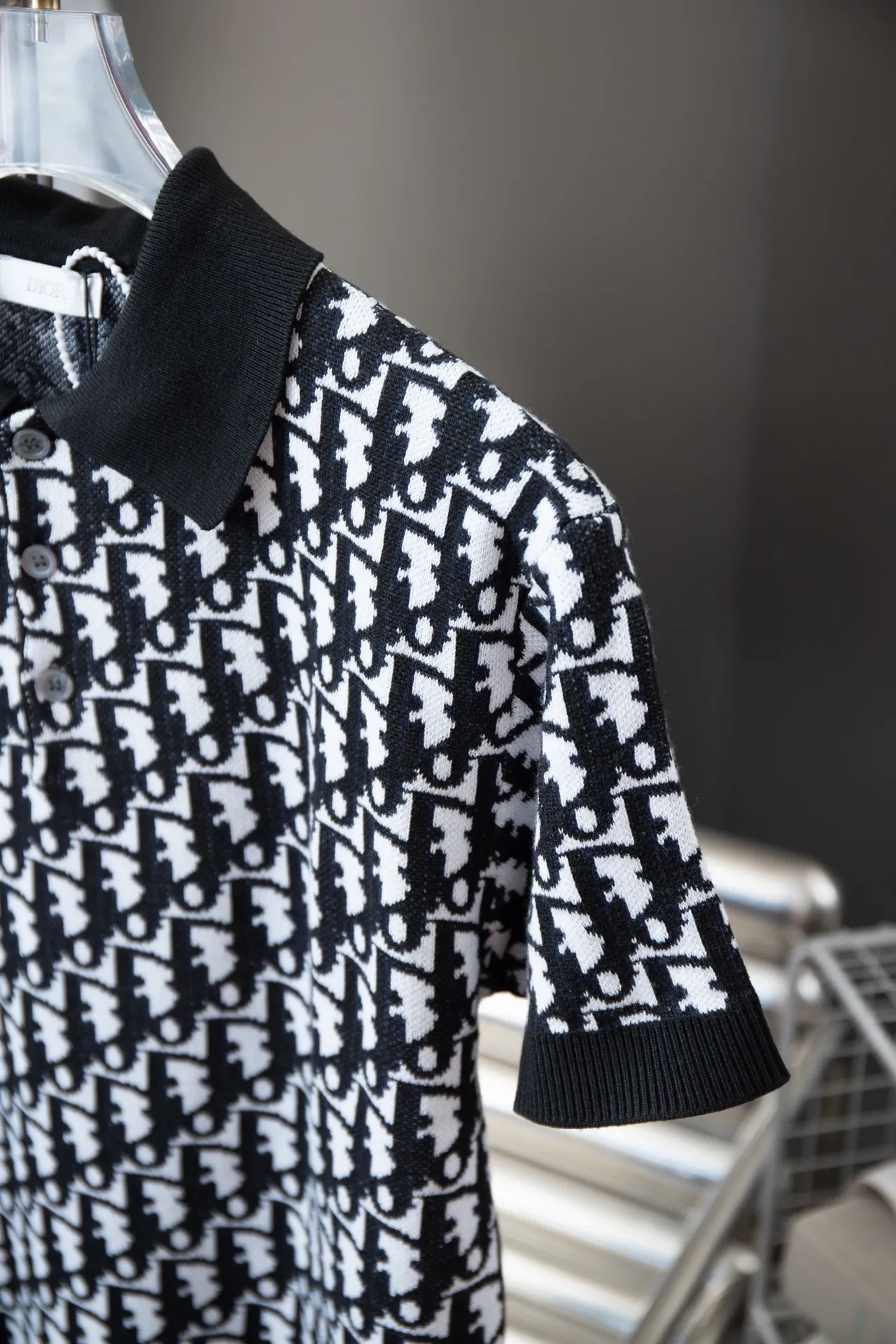 🅿️230 High quality 𝐷‍𝑜*25 new arrivals in early spring. Woolen T-shirt with three-dimensional logo all over. Slim fit, made of 100% cotton yarn🧵. The texture and skin-friendly feeling are excellent. The density is very high. It is a must-have summer item for everyone. S M L XL