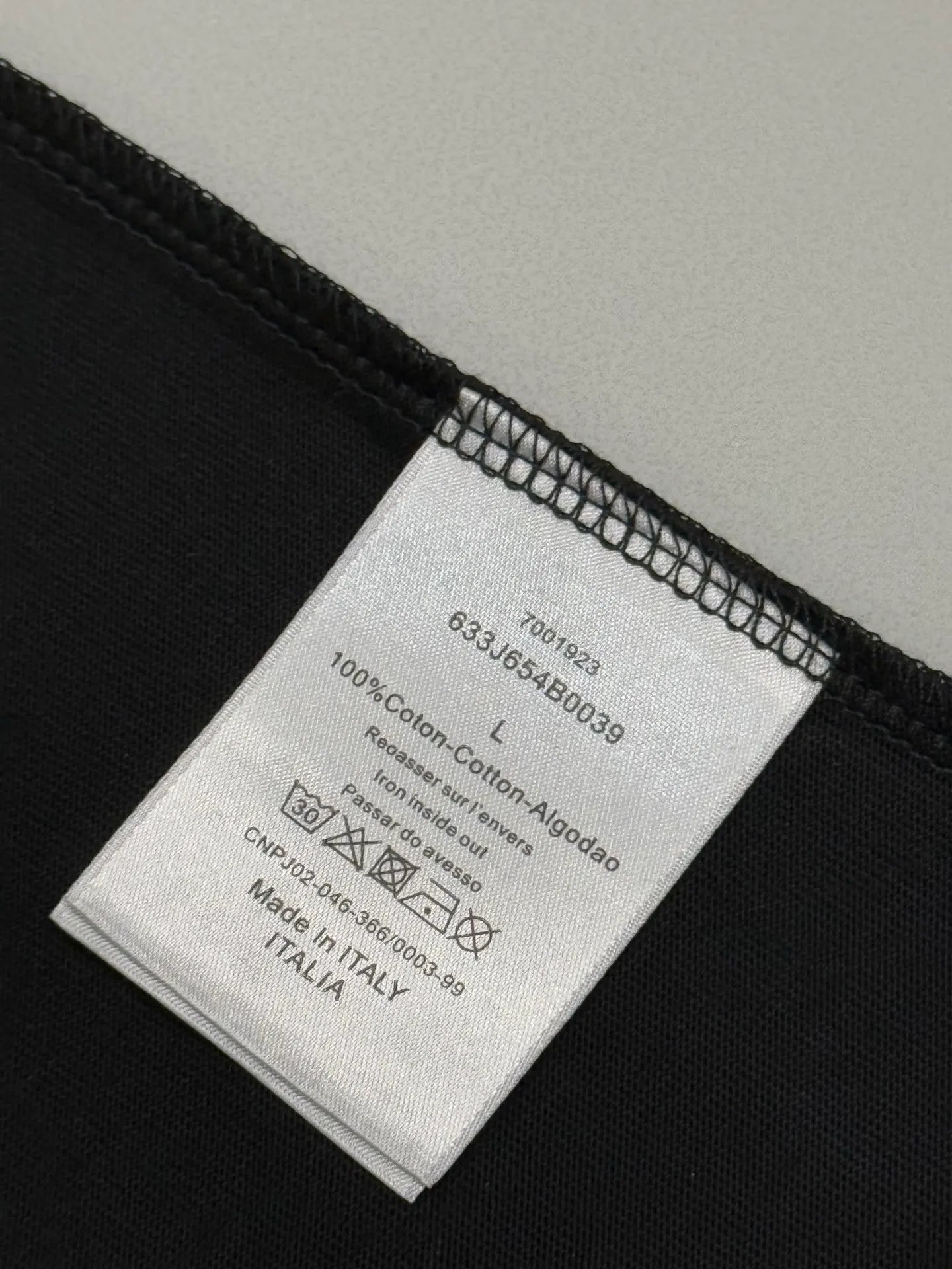 🅿️200 [High quality] Dior Dior 25ss spring and summer new round neck short-sleeved T-shirt simple brand embroidery letter hair transplant logo design logo official synchronization original mold fashion personality versatile trend pure original quality original 32 pieces 280g washed fabric tag collar label washed wheat three labels complete Color: black. White. Size: S to XL