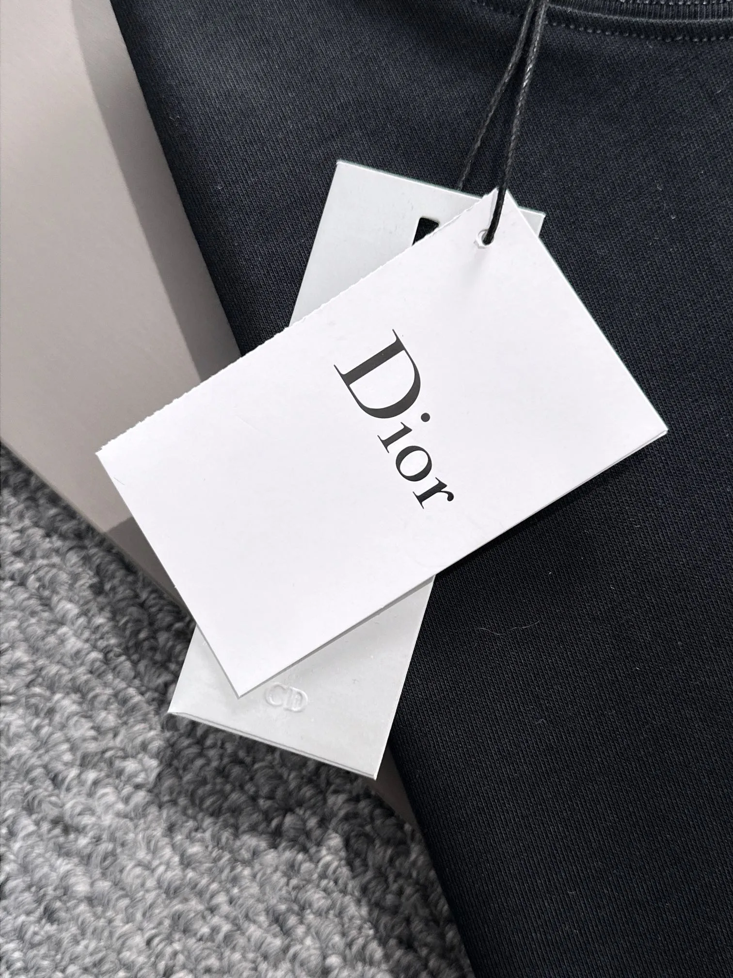 🅿️170 (arrives the next day) Dior 2025 new multi-element CD patch embroidered letter logo, same style for men and women, short-sleeved T-shirt ·Customized 260g 100% double yarn pure cotton fabric ·Design dyed 32 double-strand threads ·Collar label, hangtag, main mark and three labels complete Color: black Size: XS S M L