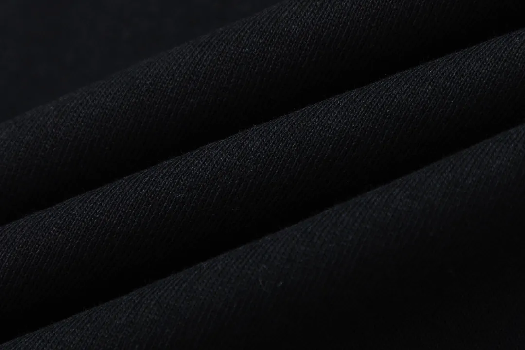🅿️170 Dior Dior joint stone island series 2025 new three-dimensional silicone letter logo Unisex short-sleeved T-shirt ·Customized 280 grams of 100% double yarn pure cotton fabric ·Dyeing of 32 double-strand threads ·Laser three-dimensional convex glue technology ·Collar label, hangtag, main mark and three complete labels Color: black Size: XS S M L