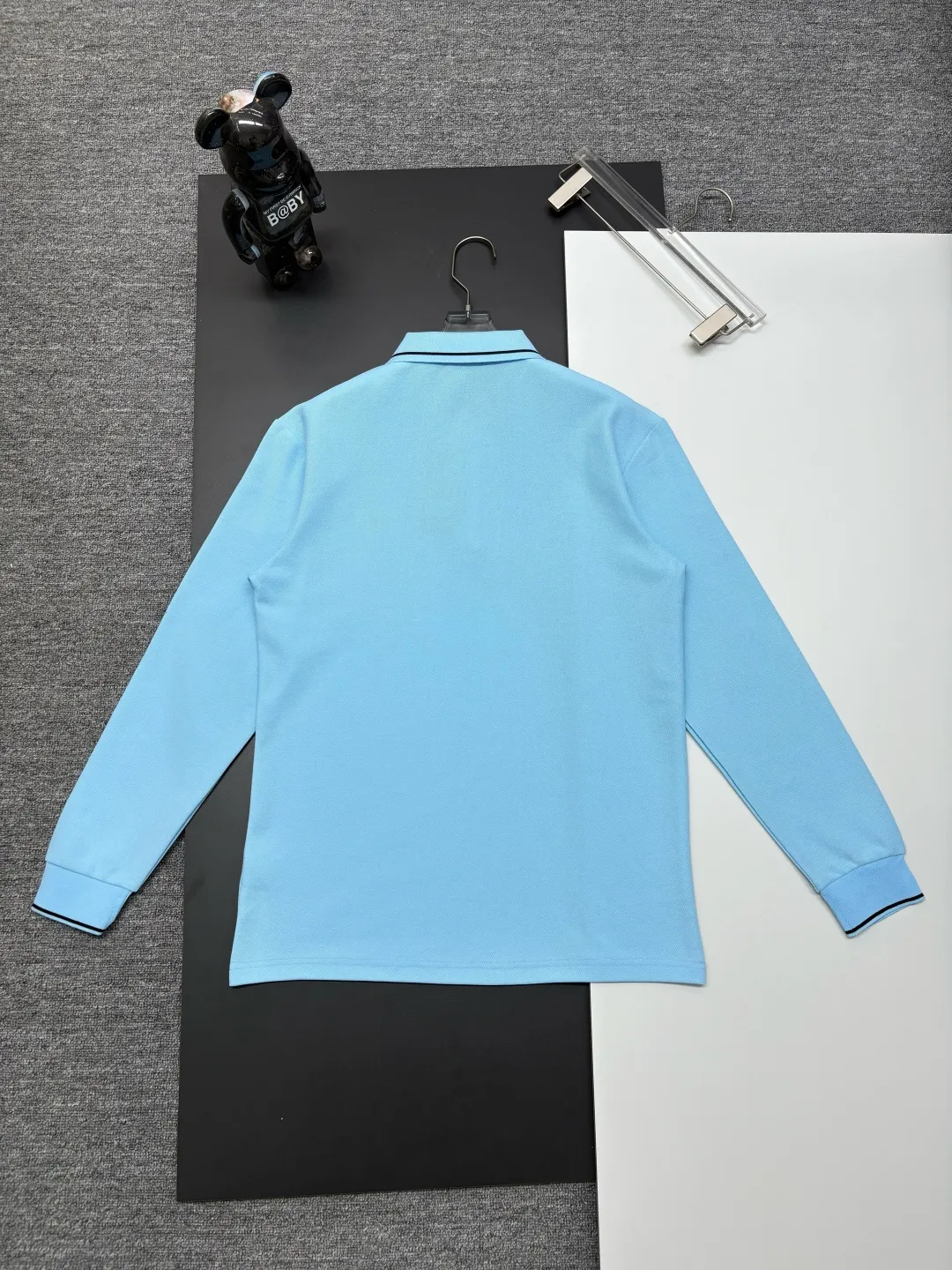 🅿️260 DIOR Dior's new embroidered long-sleeved Polo shirt. Original fabric. Official same style. Made of 250 grams of pure cotton pique fabric, custom-made in the same vat. Very comfortable and smooth feel. Very wide and stylish. Produced by a first-line brand factory. Imported Behringer embroidery machine. The embroidery is full and textured. The collar rib is woven with imported yarn. It does not deform after long-term wear. The latest autumn and winter style. Fashionable and individual. Super versatile and good-looking. It is very suitable for both men and women. A must-have item. Color: black, white, blue, pink. Size: M-3XL