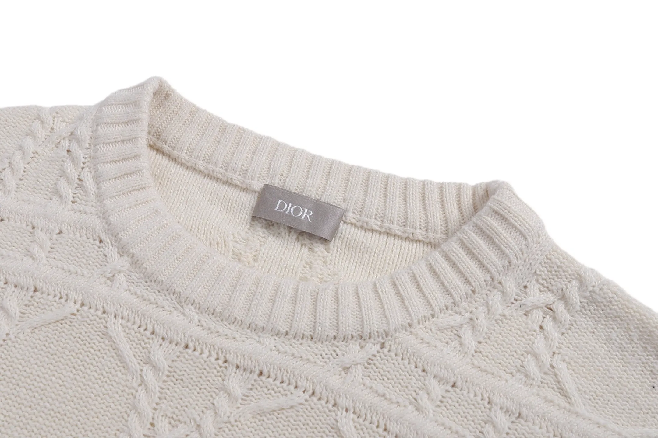 🅿️450 [Exclusive supply] CD cannage pattern cashmere crew neck sweater (apricot color) Original purchase and development of 22,000, the fabric is made of 16-count cashmere blend, imported German (Stohl) 5 knitting machine, wool jacquard, wool enzyme washing, customized 1:1 trademark, hand washing is recommended (this product is woven from wool and is not easy to machine wash) Size: S-M-L-XL