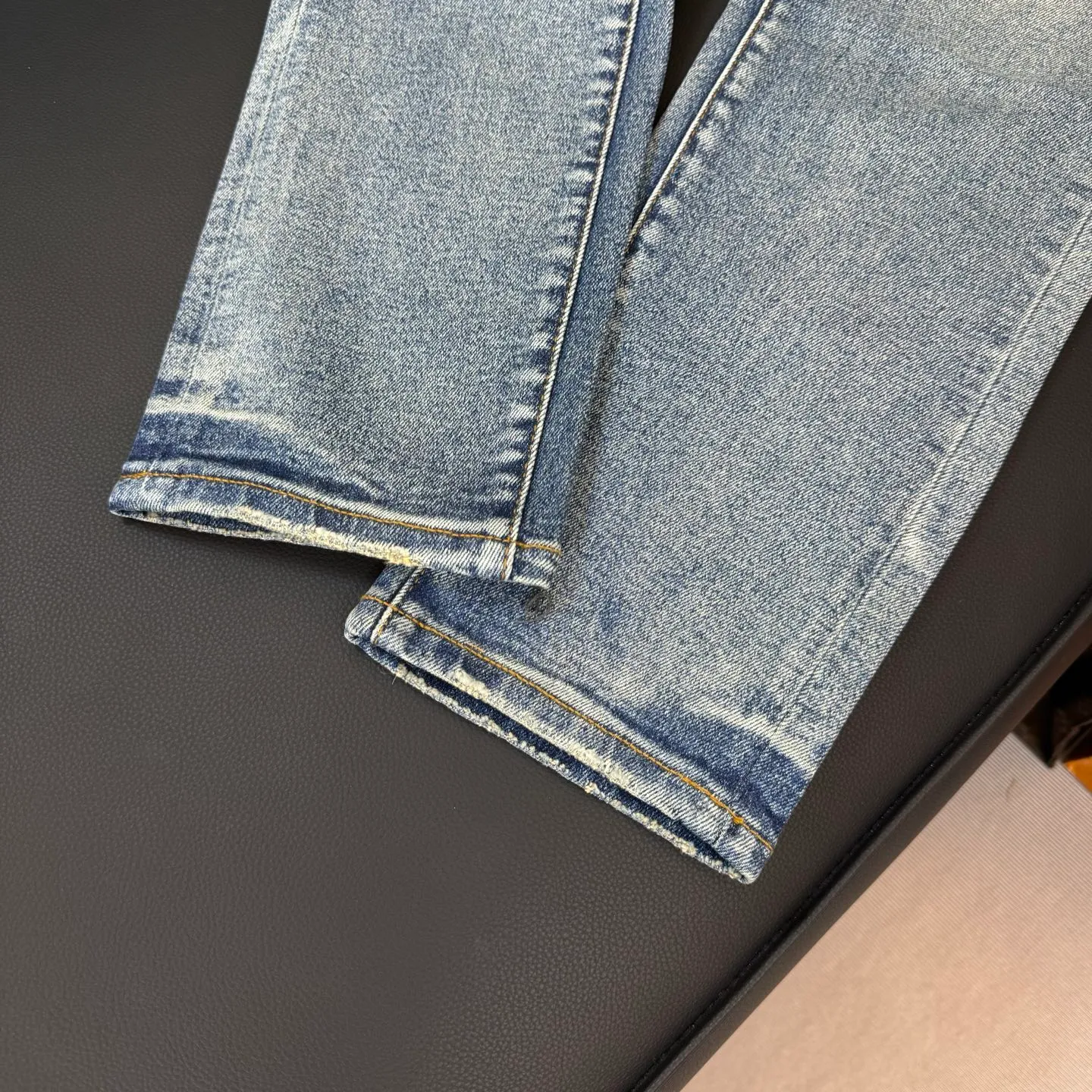 🅿️290 Export quality🔥Style number: D231 GUCCI summer new washed printed fashionable casual straight leg jeans. Limited order from overseas trading companies, European straight hair, high quality products are rare and limited quantity.  The new 2024 SS spring and summer jeans are made of high-quality denim fabric. The fabric contains 92% cotton, 6.4% polyester, and 1.6% spandex. The integration of such a high content of cotton and spandex fabric makes the pants feel soft and delicate, the upper body is comfortable and elastic, and the workmanship is exquisite, highlighting the ultra-high brand charm.  Color #Washed Blue Size #29 30 31 32 33 34 36 38 (please report height and weight)
