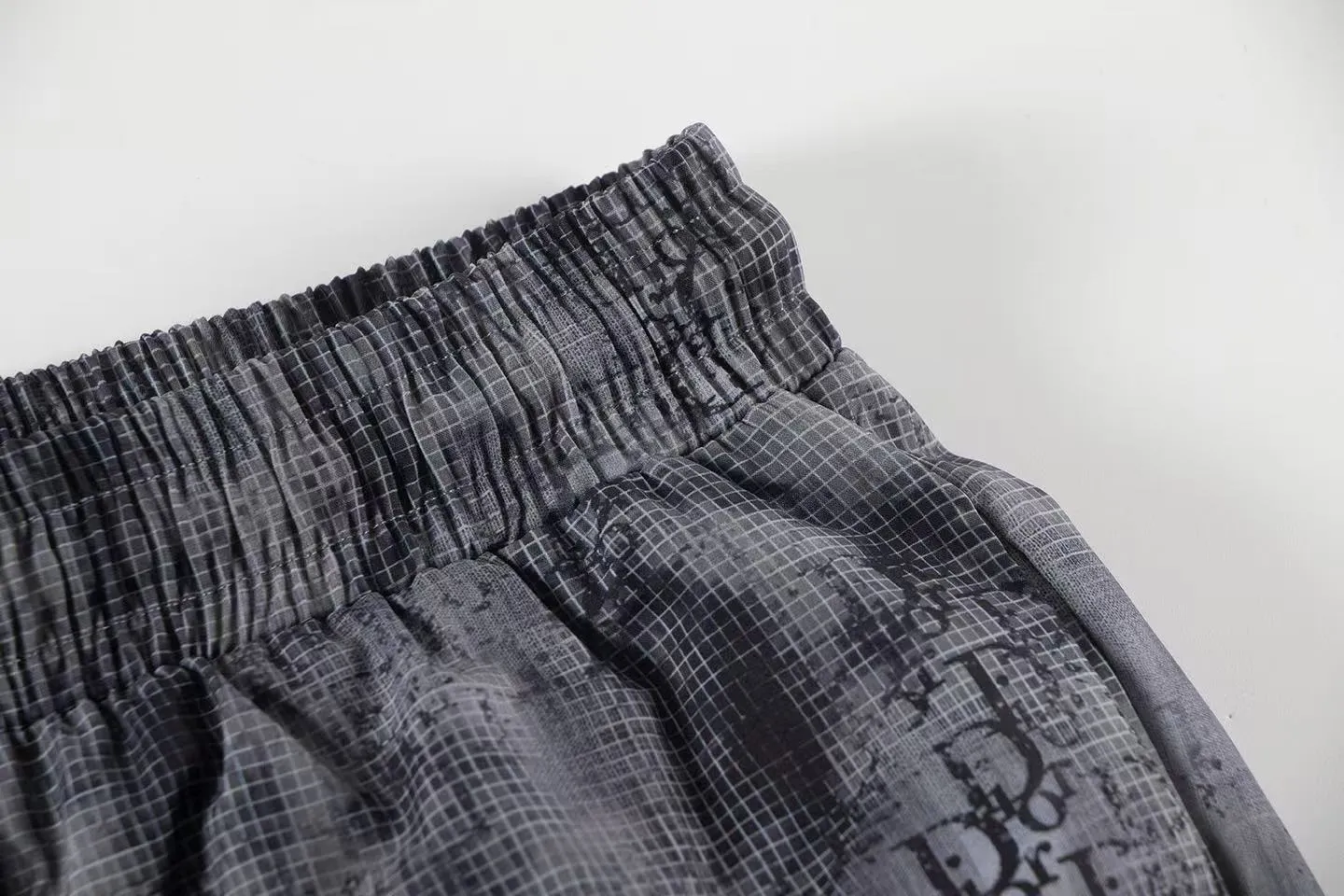 🅿️140 ❥B810# 2025 Classic series new model with full-width three-dimensional logo printing, original customized version, five-point casual beach shorts, inner mesh effect. Size: S-XL Color: black blue