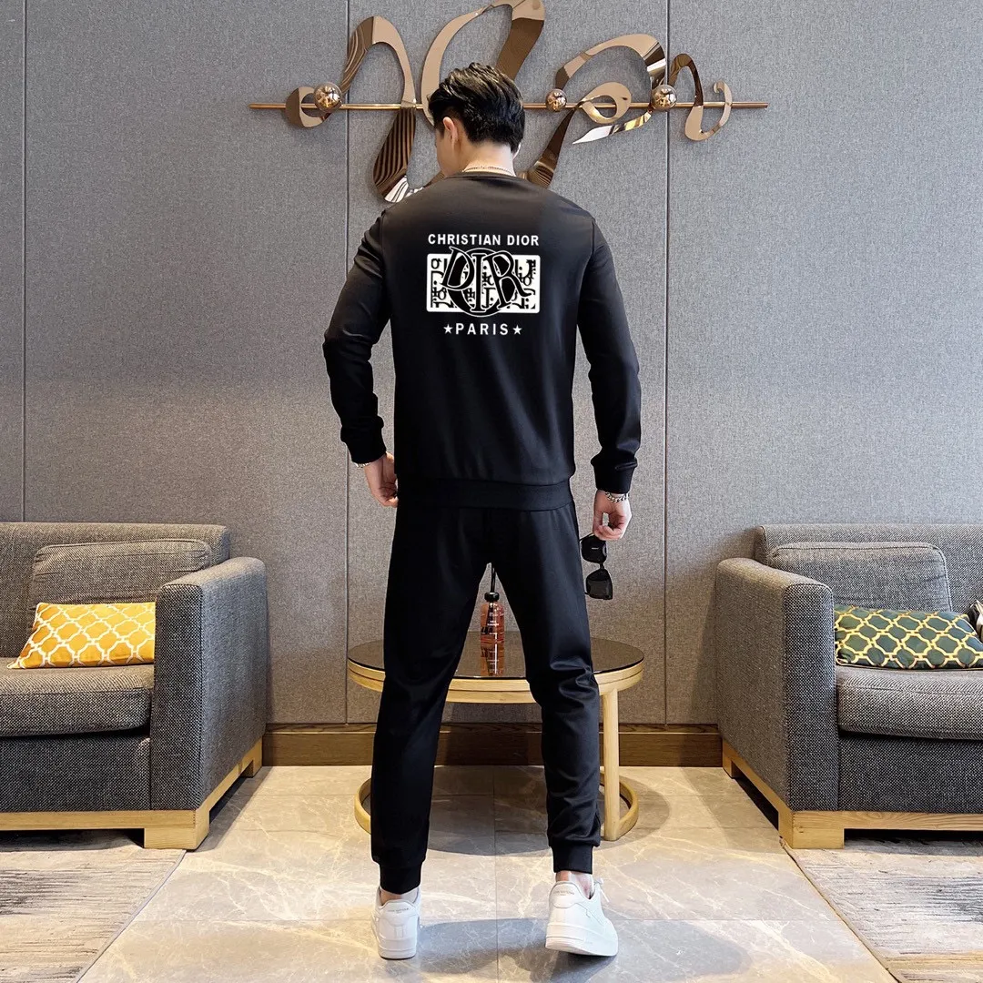 🅿️380 [DIOR Dior] (Fat Man’s Gospel) hot-selling suit is coming. Focus on the original version of the official website. 2025 new hot-selling sweatshirt suit. The original order is the best product. 🇭🇰The meticulous work of top designers is dedicated to a fitting and perfect upper body effect. All-natural high-quality Roman cotton 100%, close-fitting comfort, noble and elegant! Original hardware embodies elegance and nobility! Counter size: M-5XL (maximum wear up to 220 pounds)
