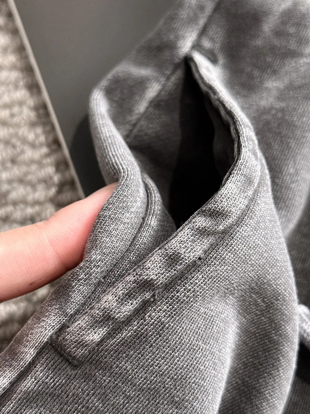 🅿️330 shipped next day, high quality DIOR/Dior 2025 spring and summer new casual solid color loose shorts with elastic band, two needle stitches at the hem of the trousers, fine and firm stitching, custom-made fabrics at the counter with high breathability and comfort, impeccable details, brand element design concept, reflecting high quality. It feels delicate and soft! It presents a casual cut and the upper body shape is great! Size: S-XXL