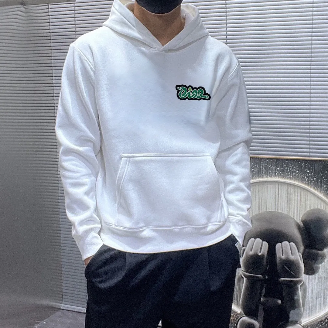 🅿️240 brand [DIOR Dior] (good news for fat people) 2025ss autumn latest long-sleeved round-neck sweatshirt, on sale simultaneously on the official website. Refreshing and breathable. Made of top Tencel Roman. Comfortable and soft. 3D three-dimensional clarity. Super fashion sense. Great for gifting and keeping for yourself. Size: M-5XL (can wear up to 220 pounds)