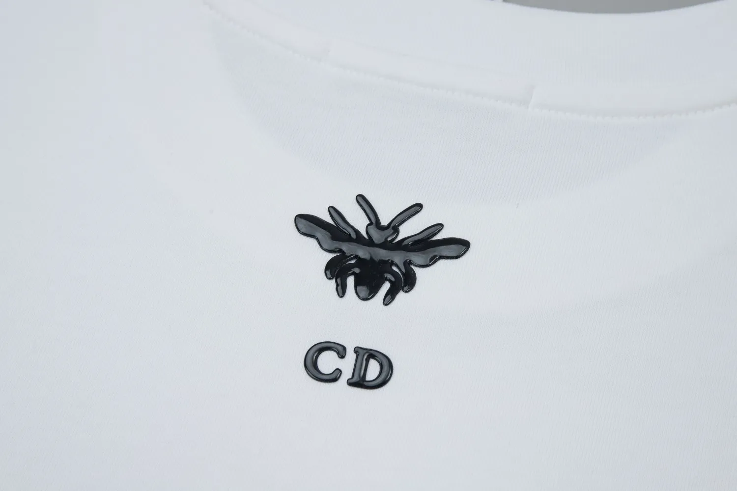 🅿️210 ✨DIO✨🆕25SS Spring and Summer New Style Wow Glue Laser Pattern Short Sleeves Light Luxury Essential Item for Daily Commuting for Men and Women Correct Version Welcome to Compare Detailed Features · 260g 100% pure cotton double yarn jersey fabric · Custom dyed in the same cylinder, special thickened 32 count double strand 1X1 thread · Three-dimensional 3D Wow Glue · Double needle stitching and cross-stitching process · Original main mark, washed tag, branded moisture-proof paper packaging Color: White/Black/ Size: S/M/L/XL