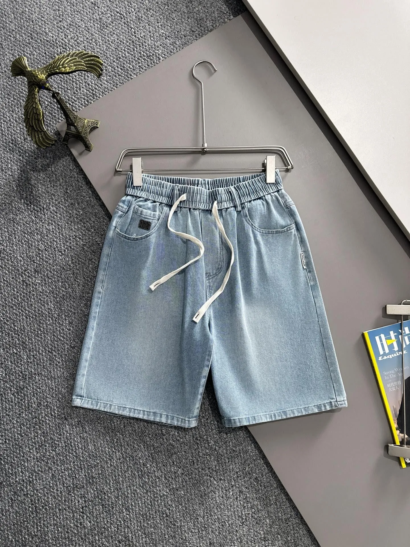 🅿️330 Dior 2025 summer new jeans denim shorts are produced using imported Japanese Denim plain cotton denim fabrics, complete with three standards, and the top stonewashing process makes the texture reach the old taste of the 1980s, soft, delicate, comfortable and breathable.