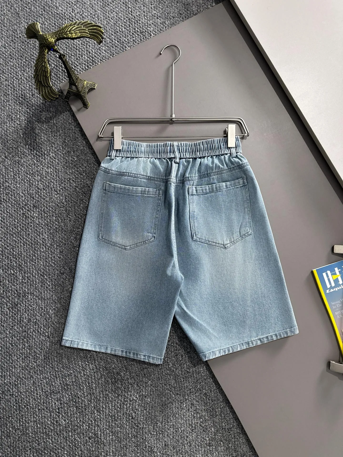 🅿️330 Dior 2025 summer new jeans denim shorts are produced using imported Japanese Denim plain cotton denim fabrics, complete with three standards, and the top stonewashing process makes the texture reach the old taste of the 1980s, soft, delicate, comfortable and breathable.