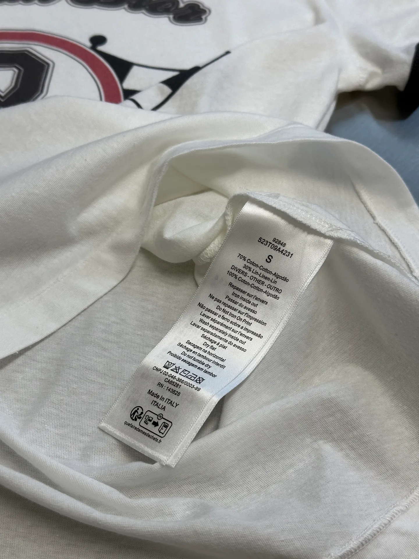 🅿️300 Women's Dior No. 8 Racing Element Printed Short Sleeves This T-shirt is carefully made of white cotton jersey fabric and decorated with the racing element No. 8 logo on the front, creating a sophisticated and fashionable look.  size：s m l
