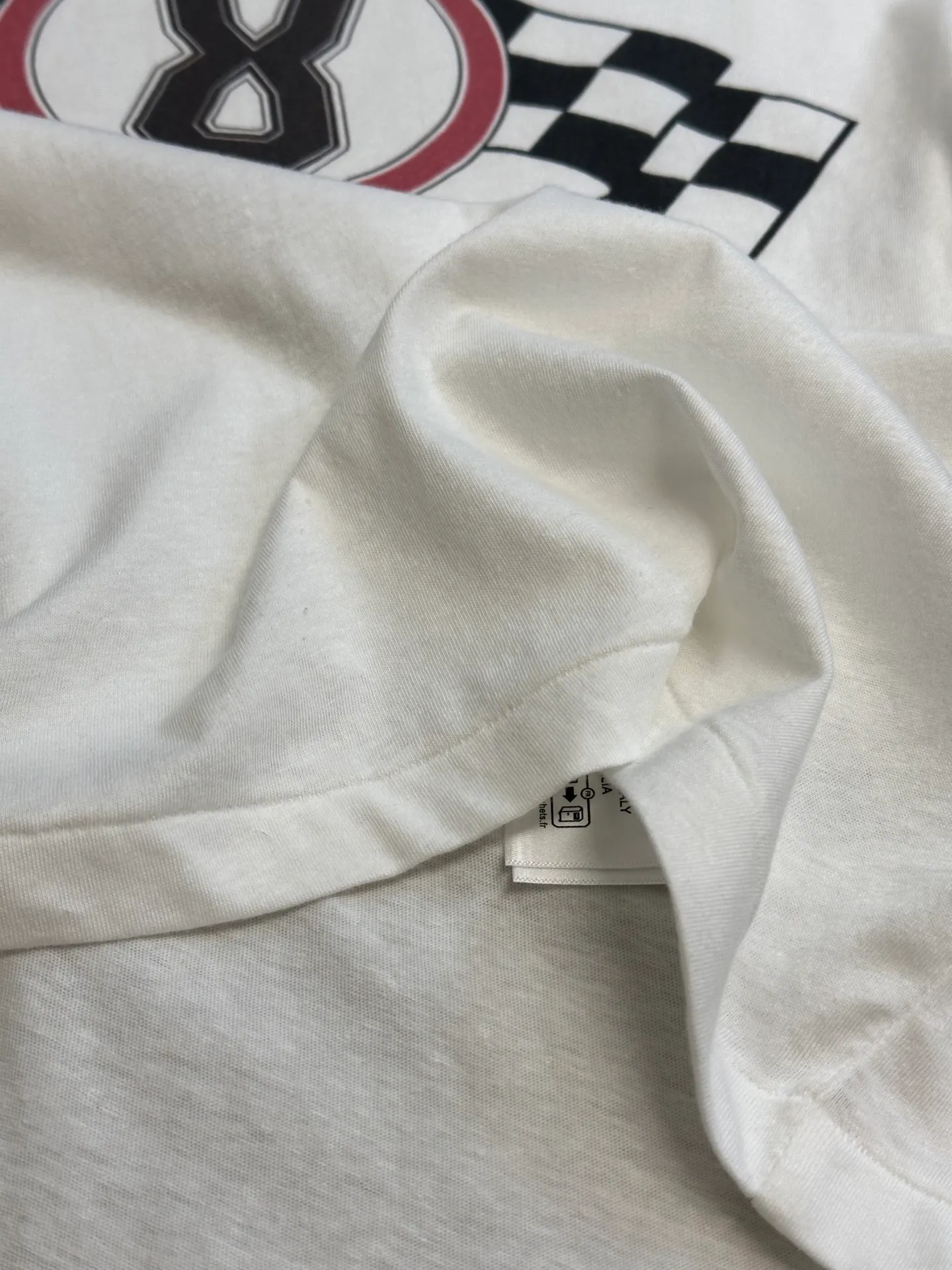 🅿️300 Women's Dior No. 8 Racing Element Printed Short Sleeves This T-shirt is carefully made of white cotton jersey fabric and decorated with the racing element No. 8 logo on the front, creating a sophisticated and fashionable look.  size：s m l