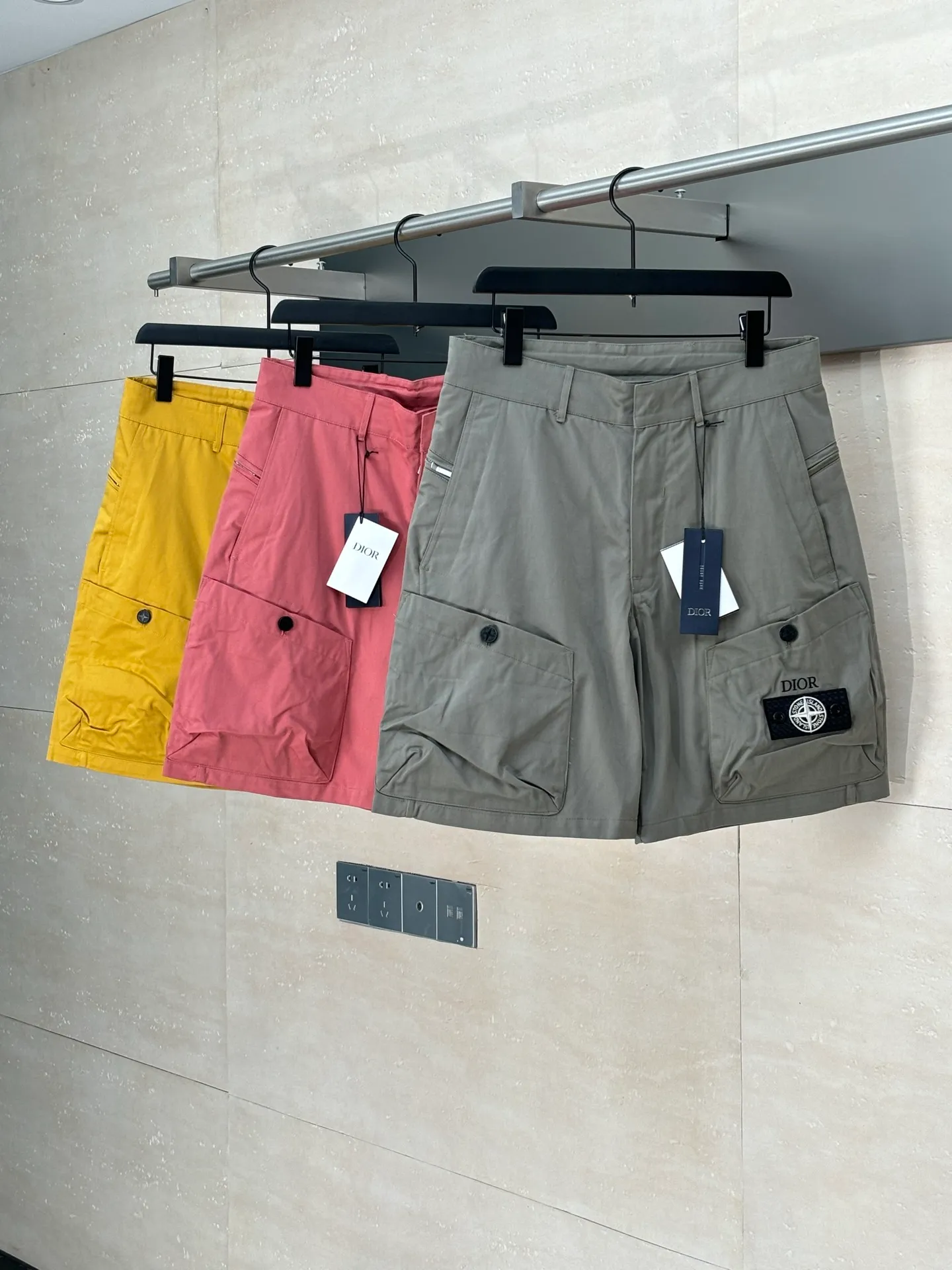 🅿️550 Dio*/Dior 25Ss Stone Island co-branded multi-functional shorts, custom-woven and dyed technical canvas fabric, Stone Island policy armband, custom-woven flat machine rib, perfect restoration, mold opening, latest co-branded hardware Sizr: S/M/L/XL