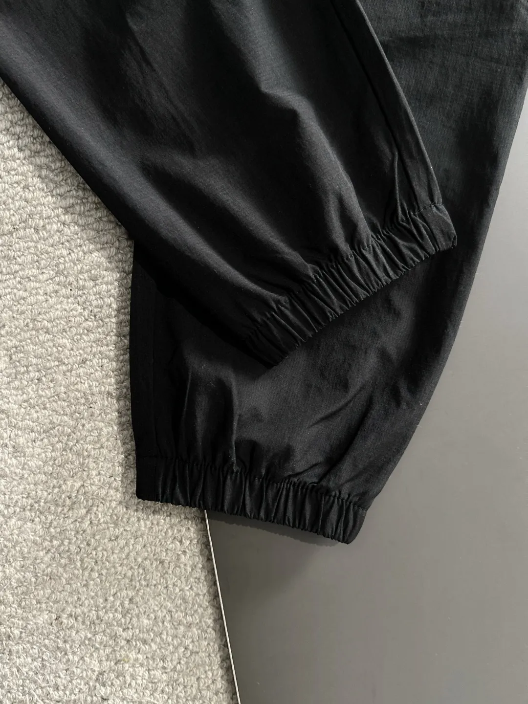 🅿️400 next day shipping Dior 2025 spring and summer new elastic band casual pants, thin counter custom fabrics, high breathability and comfort, impeccable details, brand element design concept, reflecting high quality. It feels delicate and soft! It presents a casual cut and the upper body shape is great! Size: M-4XL